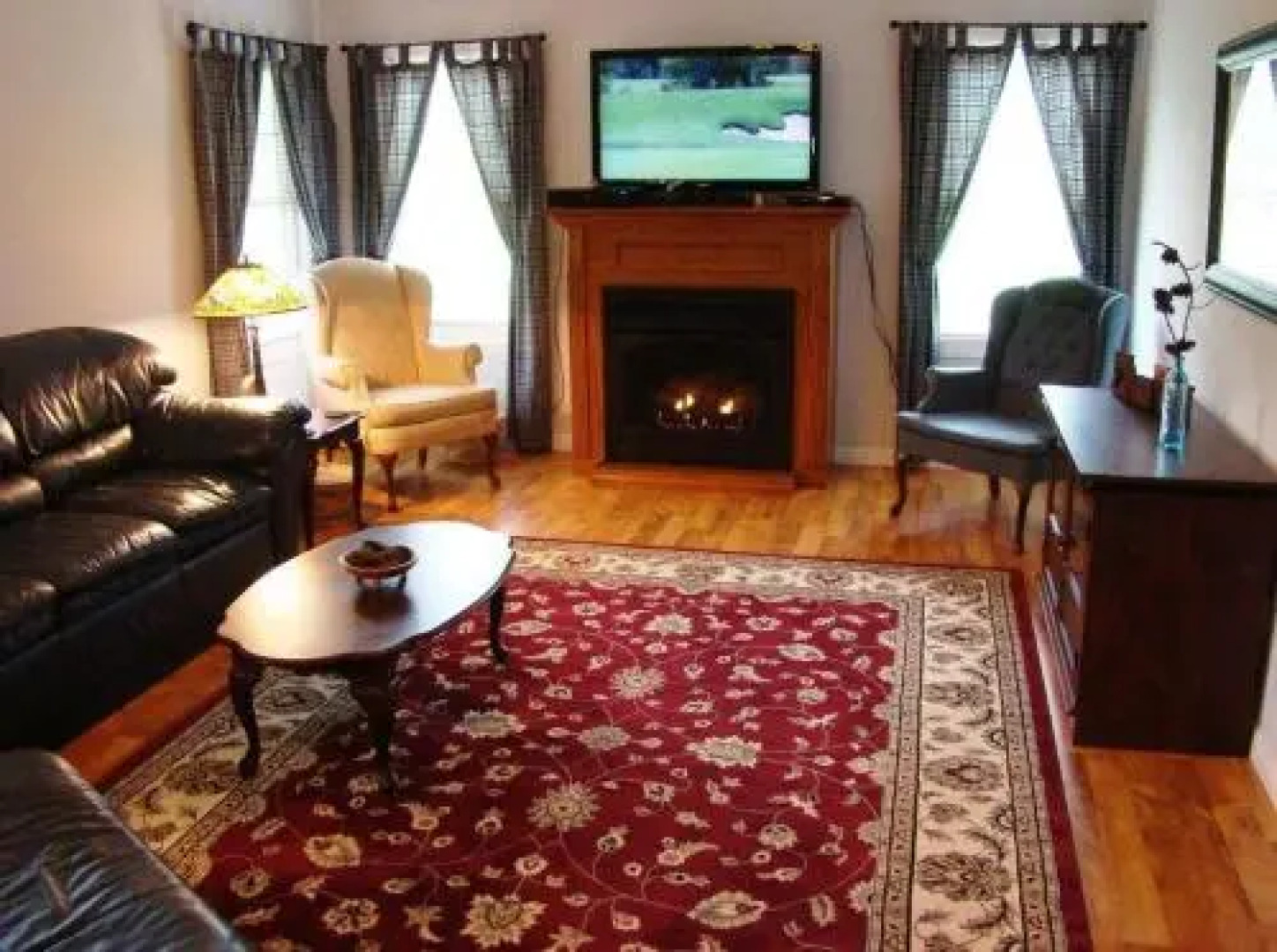 Climbing Bear Creekside Cabin