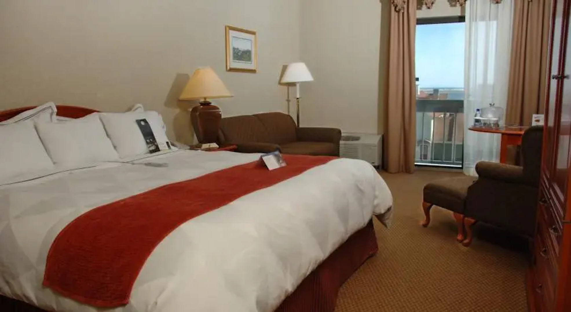 Radisson Hotel Plymouth Harbor