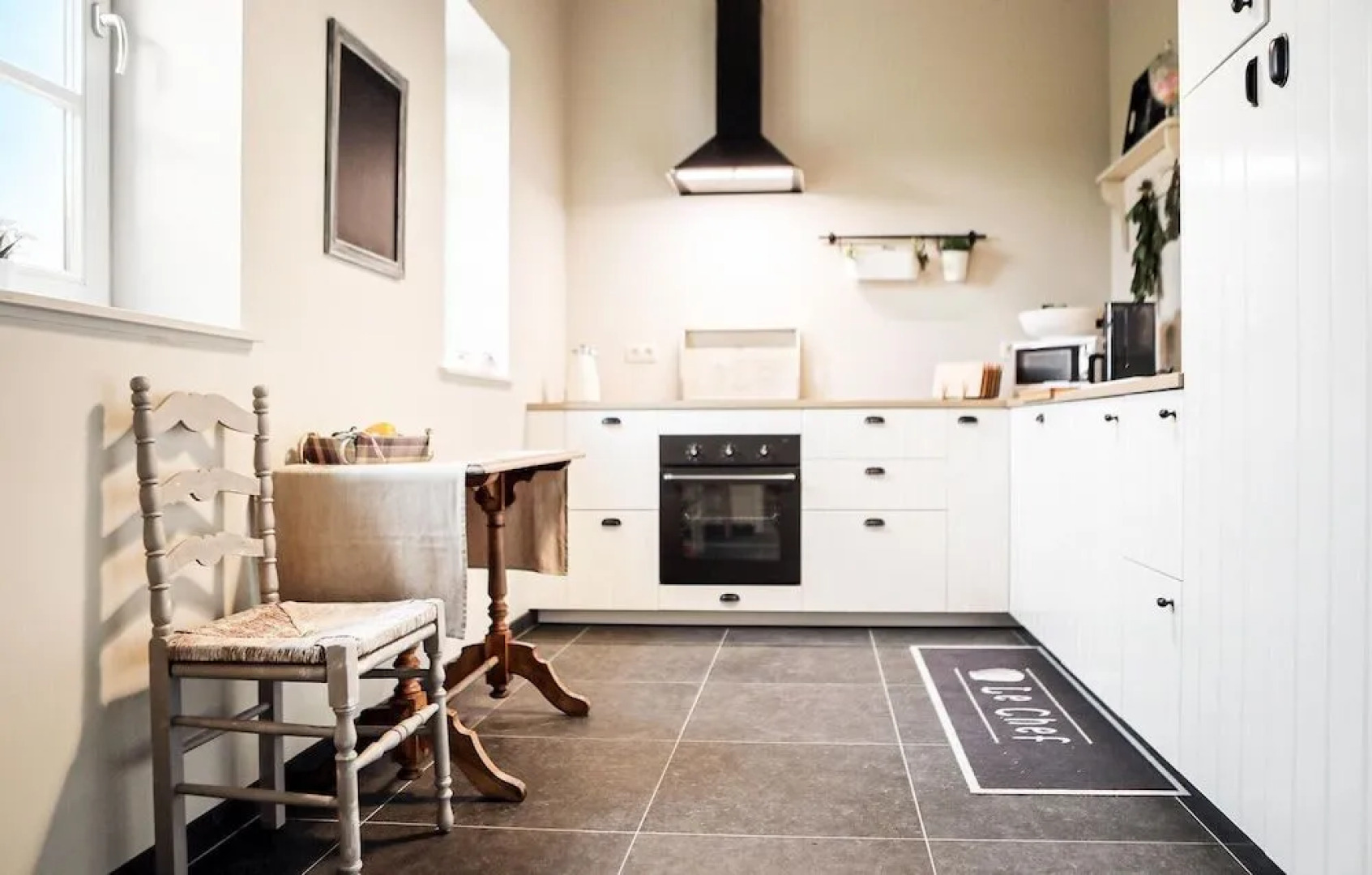 Amazing Home in Stavele With 4 Bedrooms and Wifi