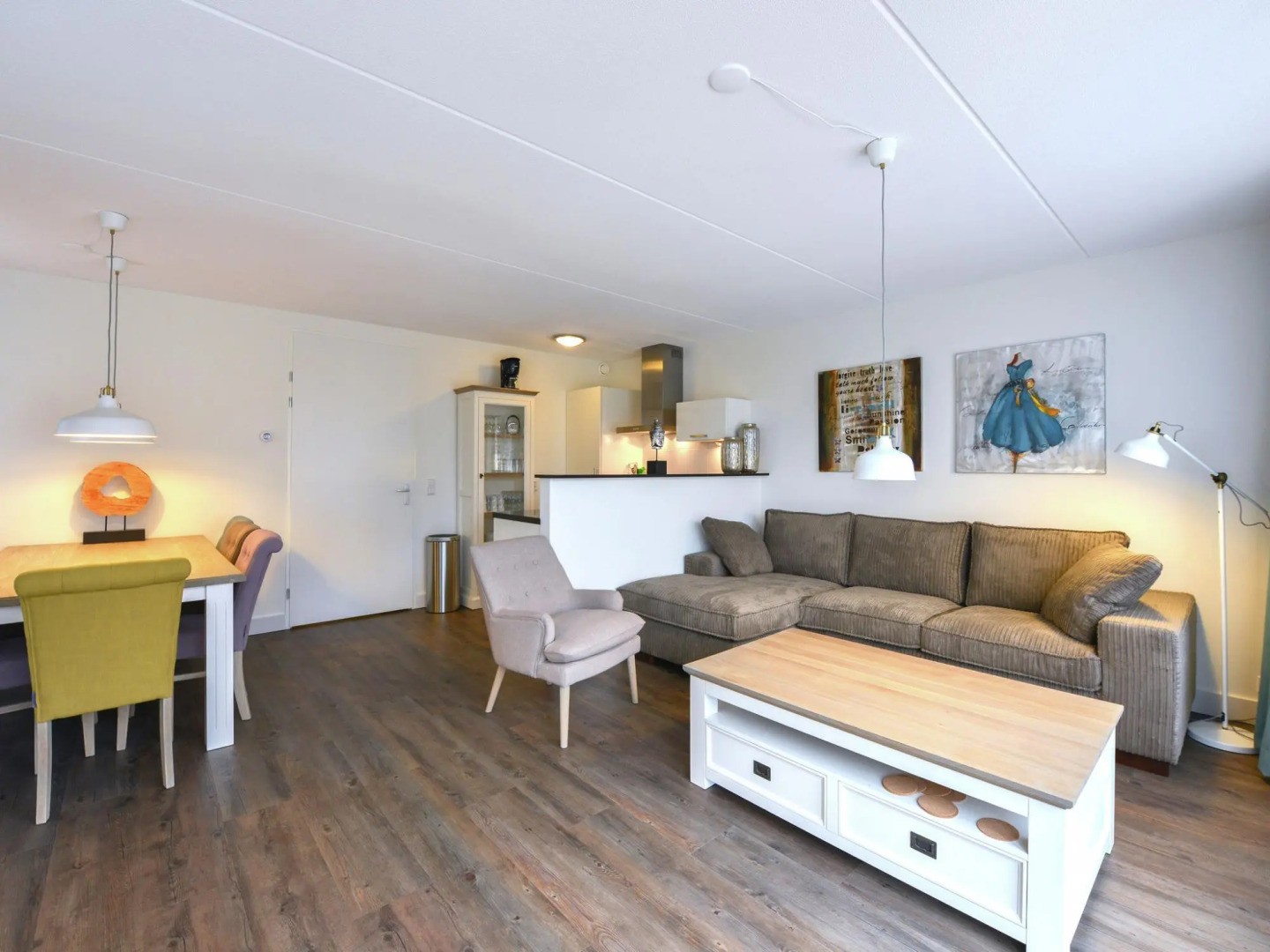 Nice apartment with dishwasher, close to Amsterdam