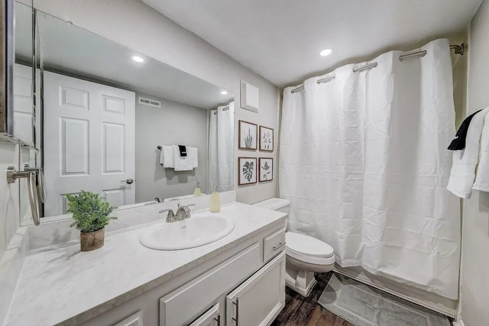 FRONTDESK Castle Point Apts Georgetown South Bend