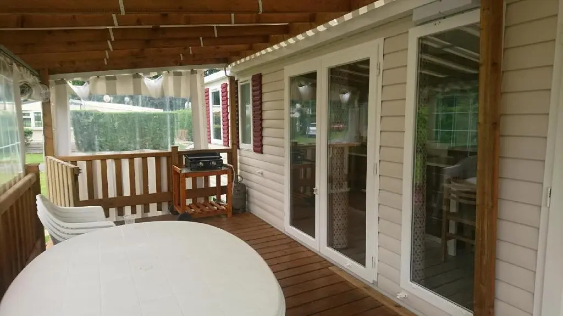 Mobile home 3 chambres 2 salles de bains dans camping 4 étoiles aux charmettes MH k168