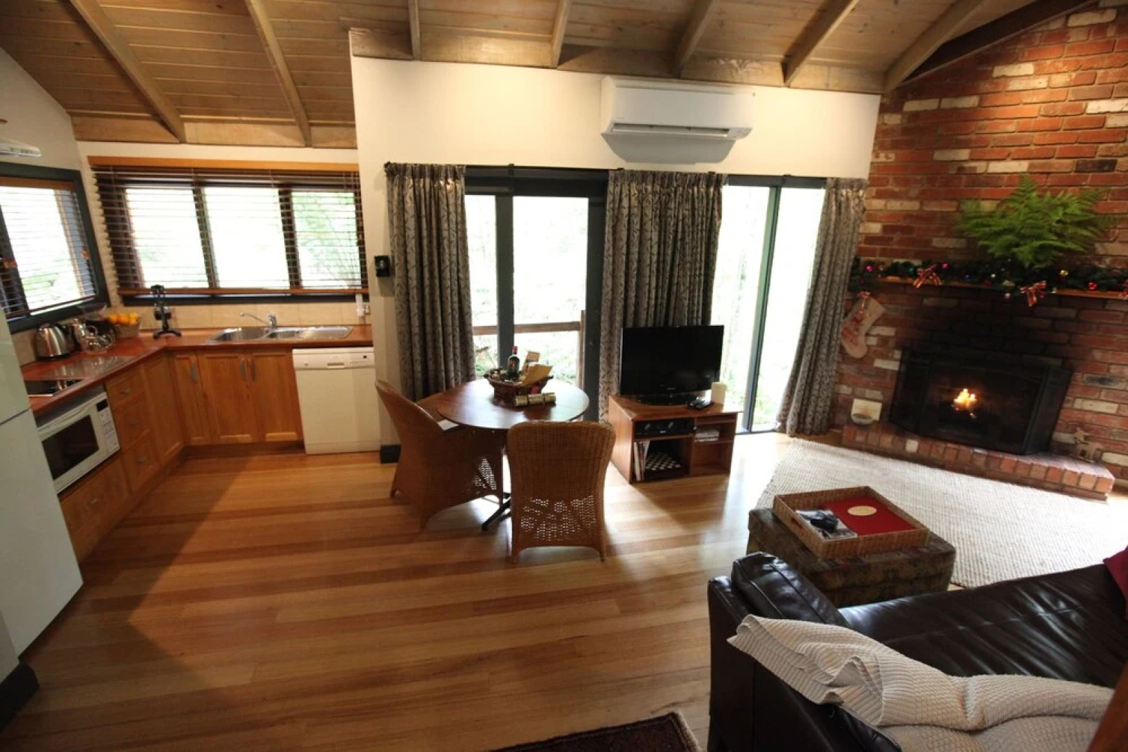 Woodlands Rainforest Retreat