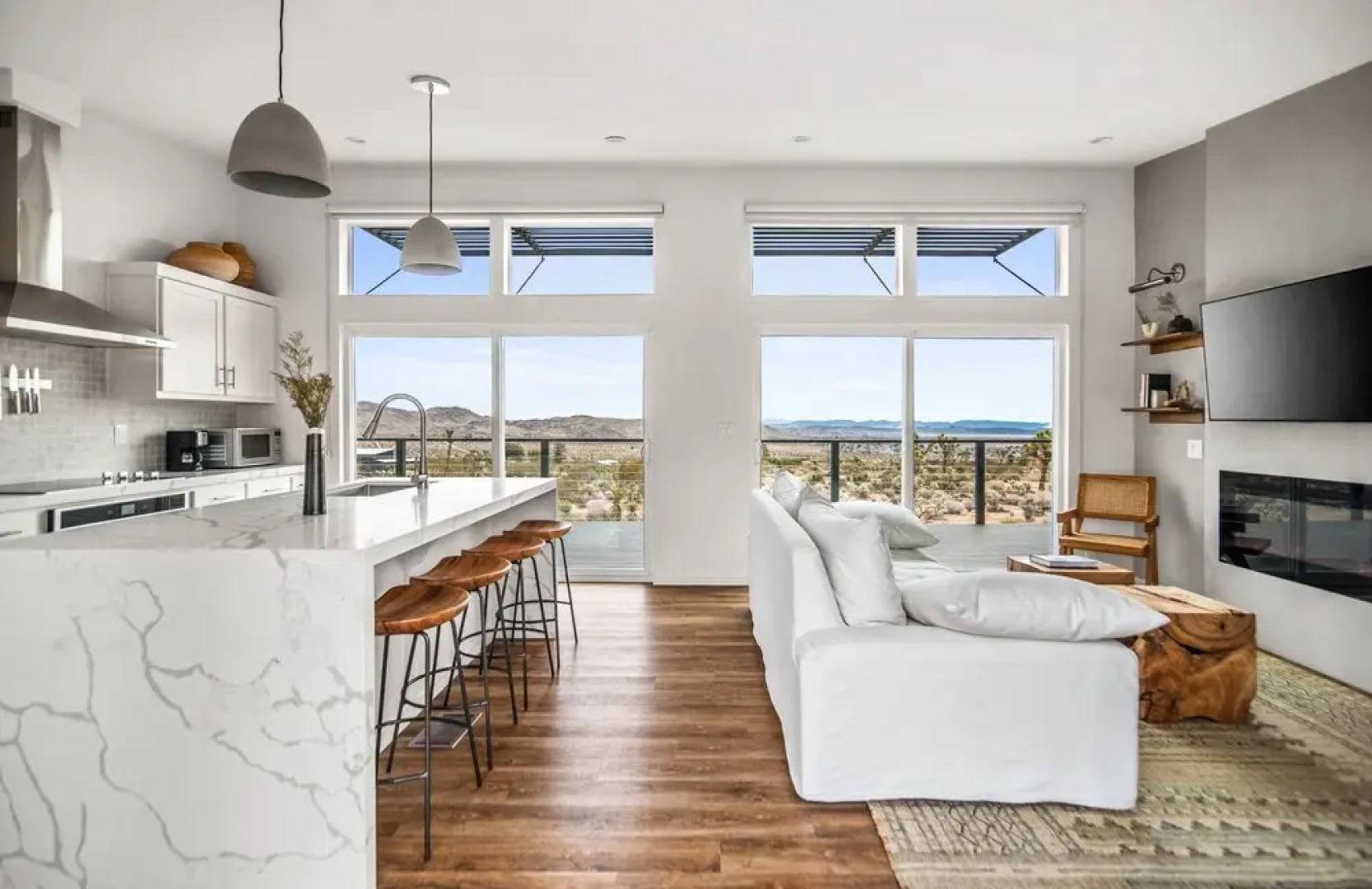 Sagebrush Bungalow - Modern Retreat W/hot Tub, Fire Pit And Bbq! 2 Bedroom Home by RedAwning