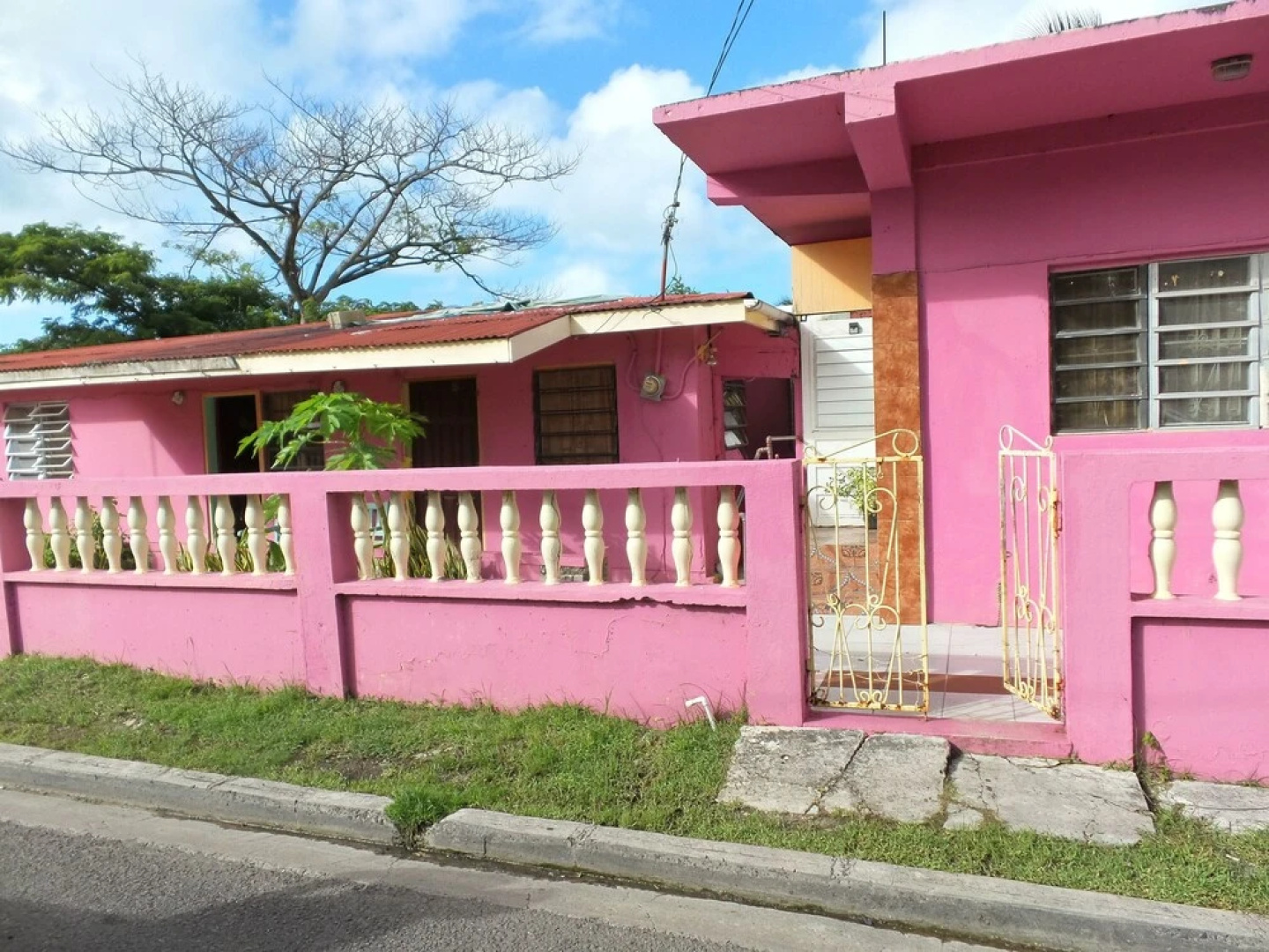 Paul Apartments