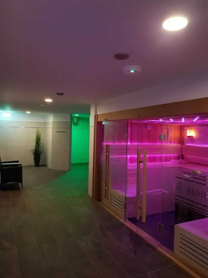 Ruhr Inn Hotel & Hostel