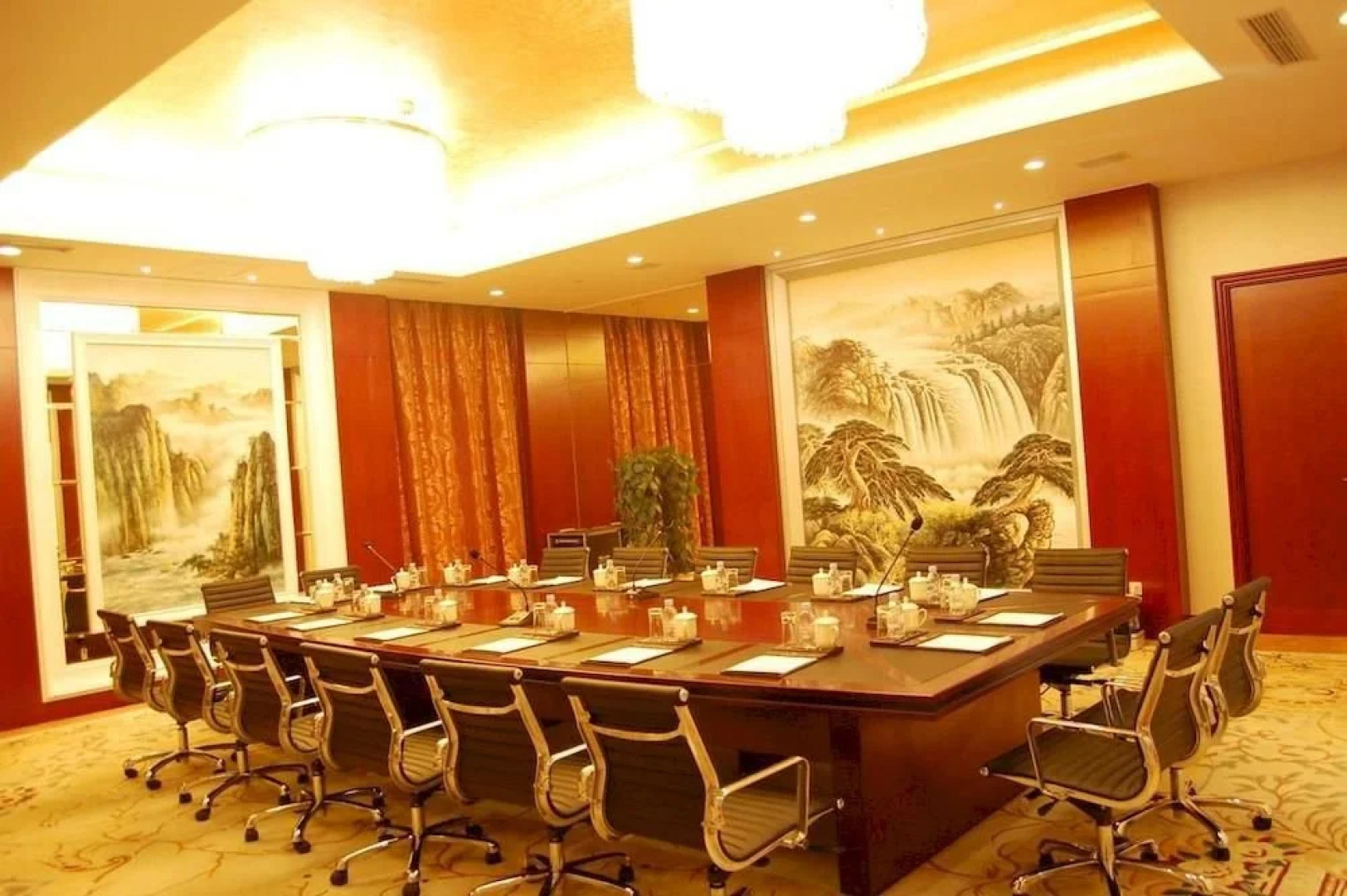 Liuhu Hotel (Hot Spring Garden Hotel)