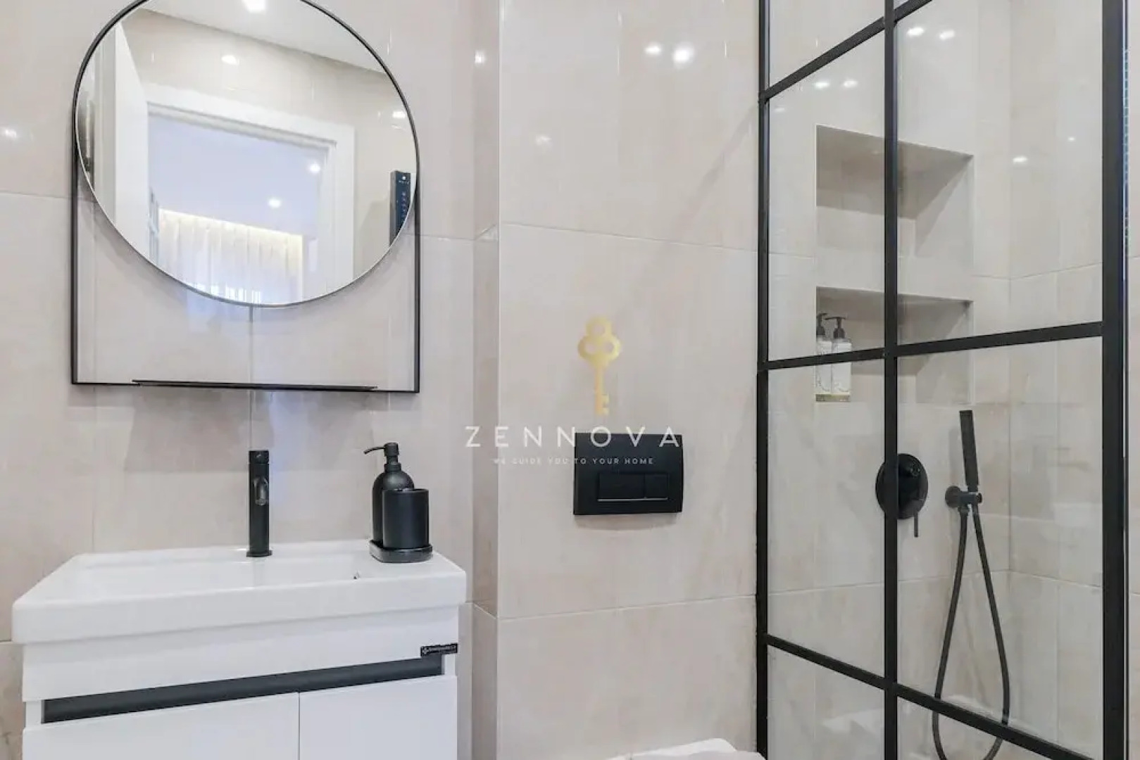 Zennova 72 Tsinari Luxury Suite