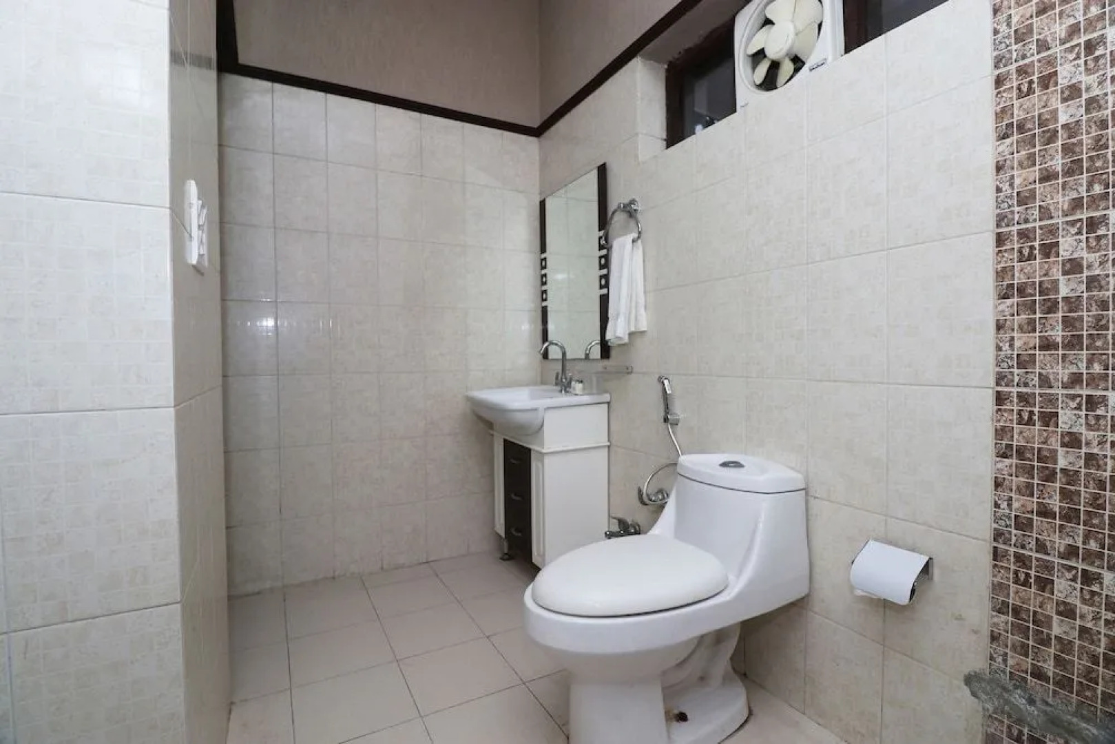 OYO 24974 Bharat Resort