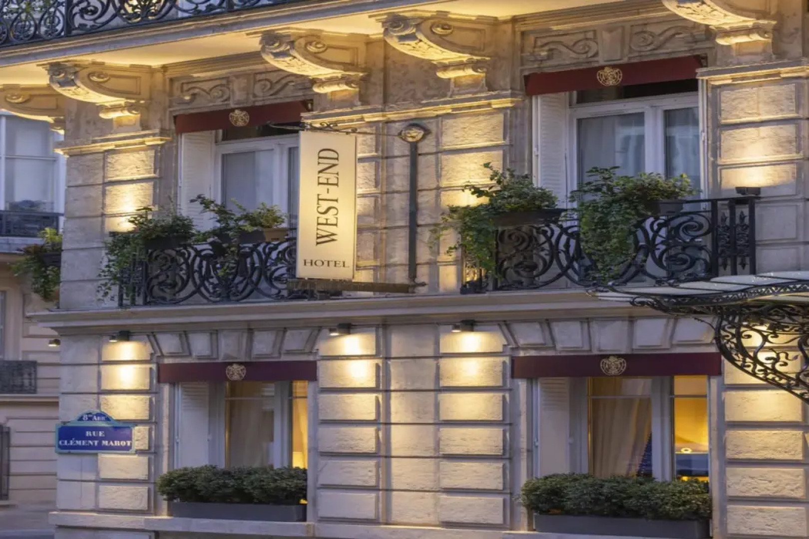 Отель West End
