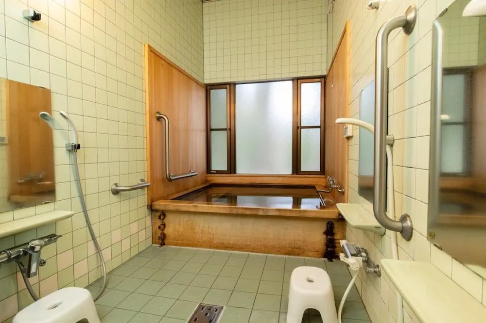 Youth Guest House ATOMA - Hostel