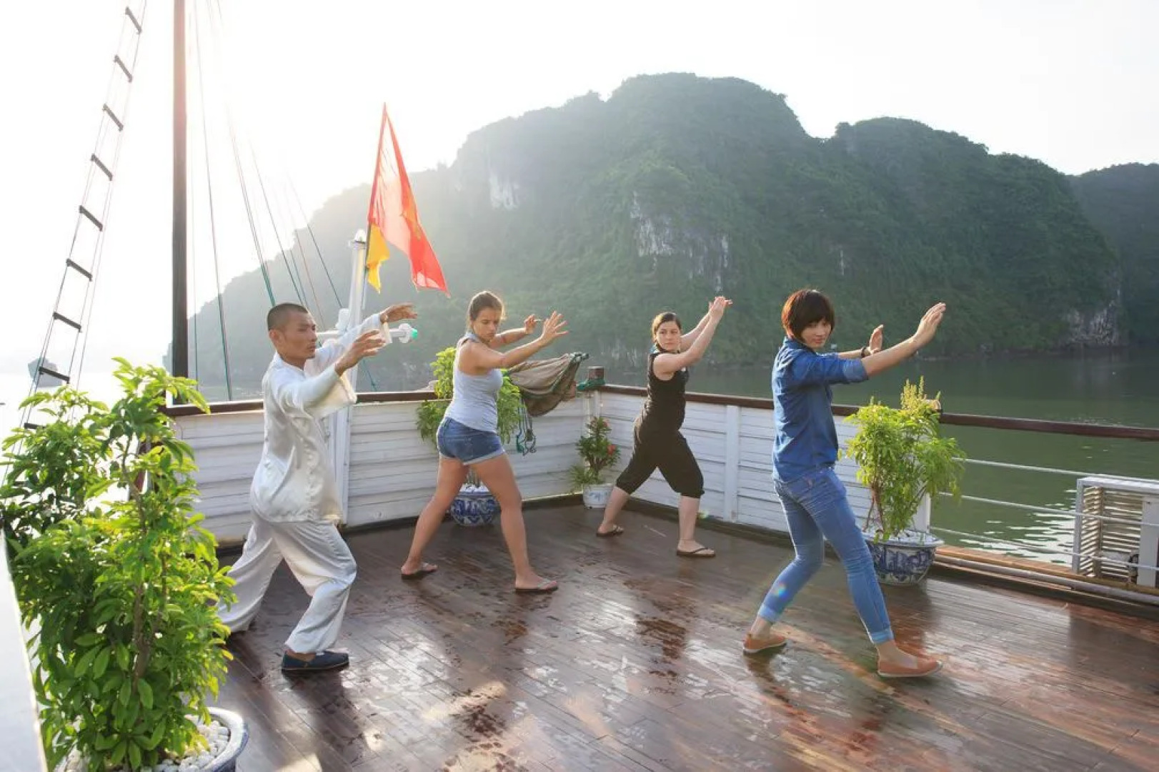 Garden Bay Luxury Cruise