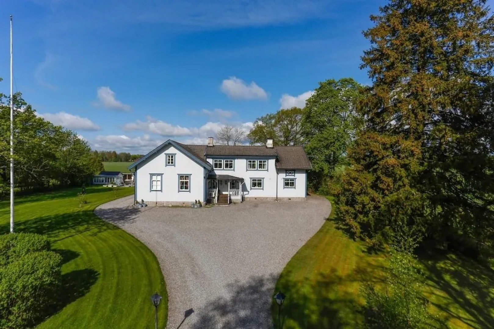 Hagbackens Gård Bed & Breakfast