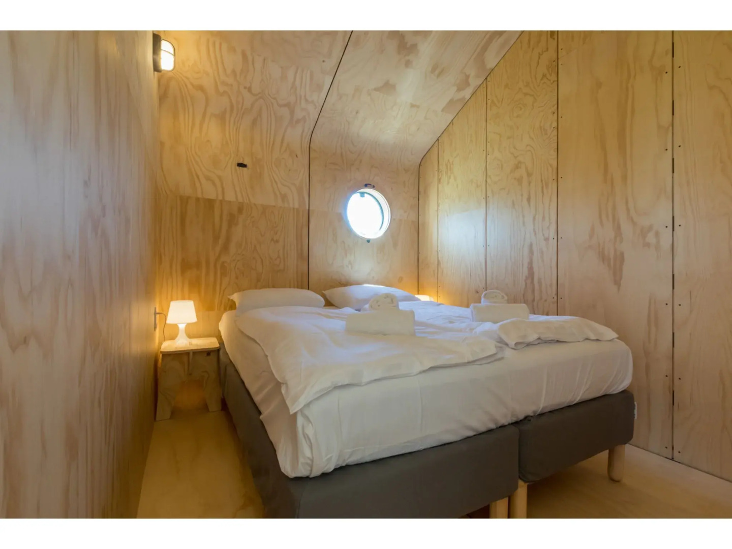 Tiny wrap house 'Woodpecker' on the edge of nature reserve and beach