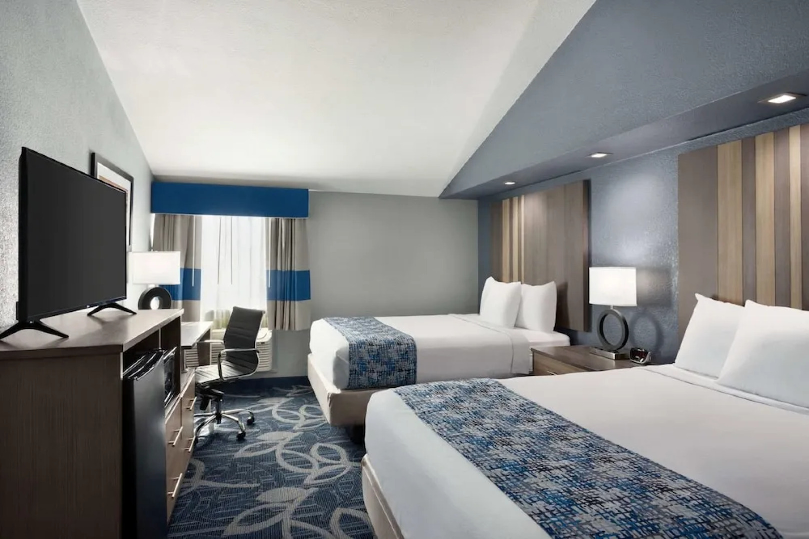 Baymont Inn & Suites Shawnee