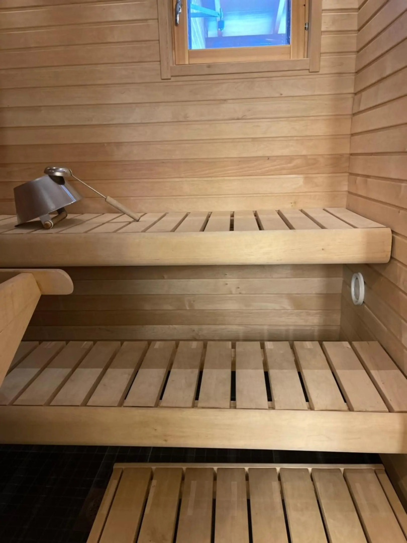 Дом у спа-центра и озера