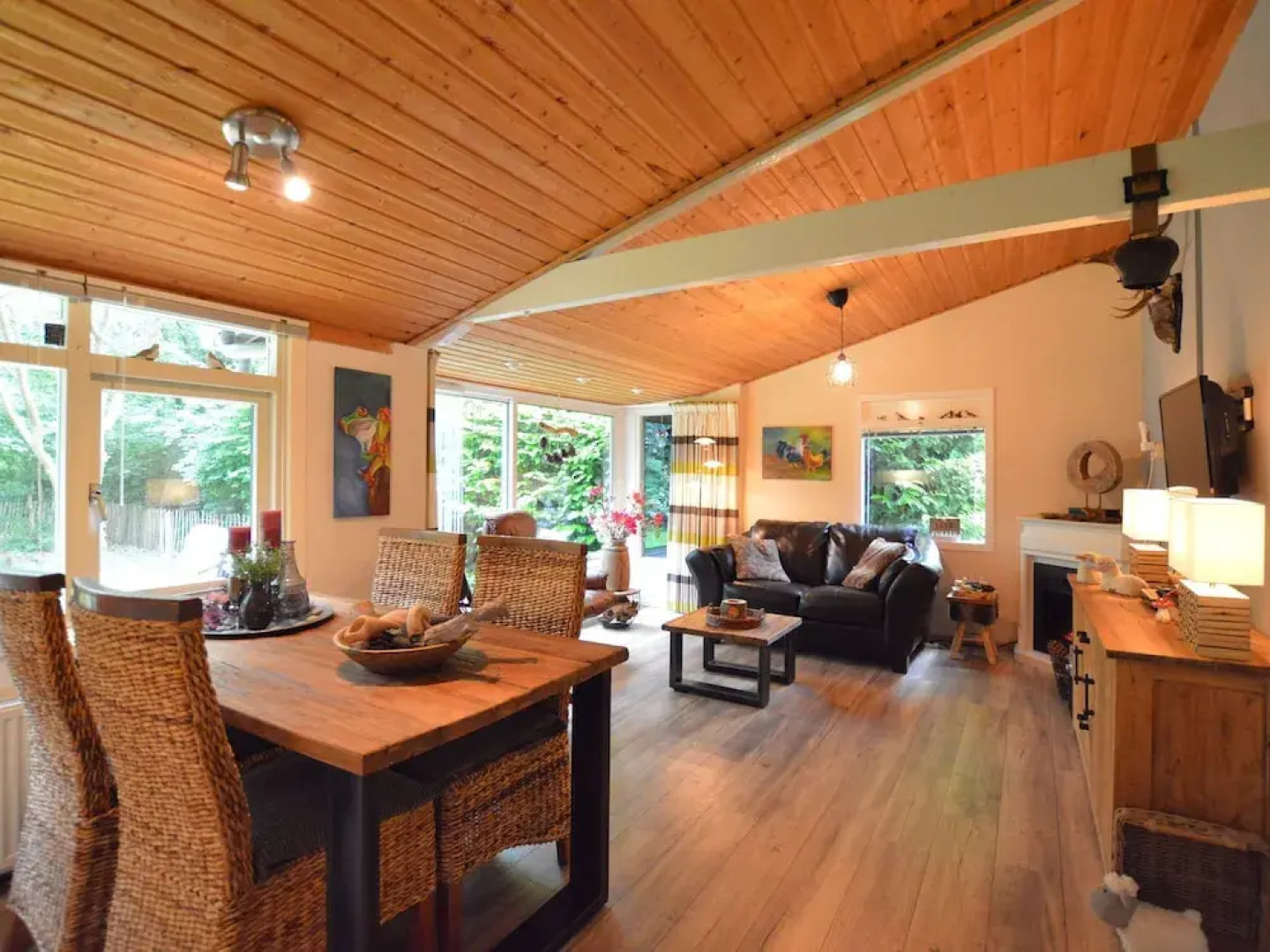 Picturesque Cottage on Park Hunzebergen