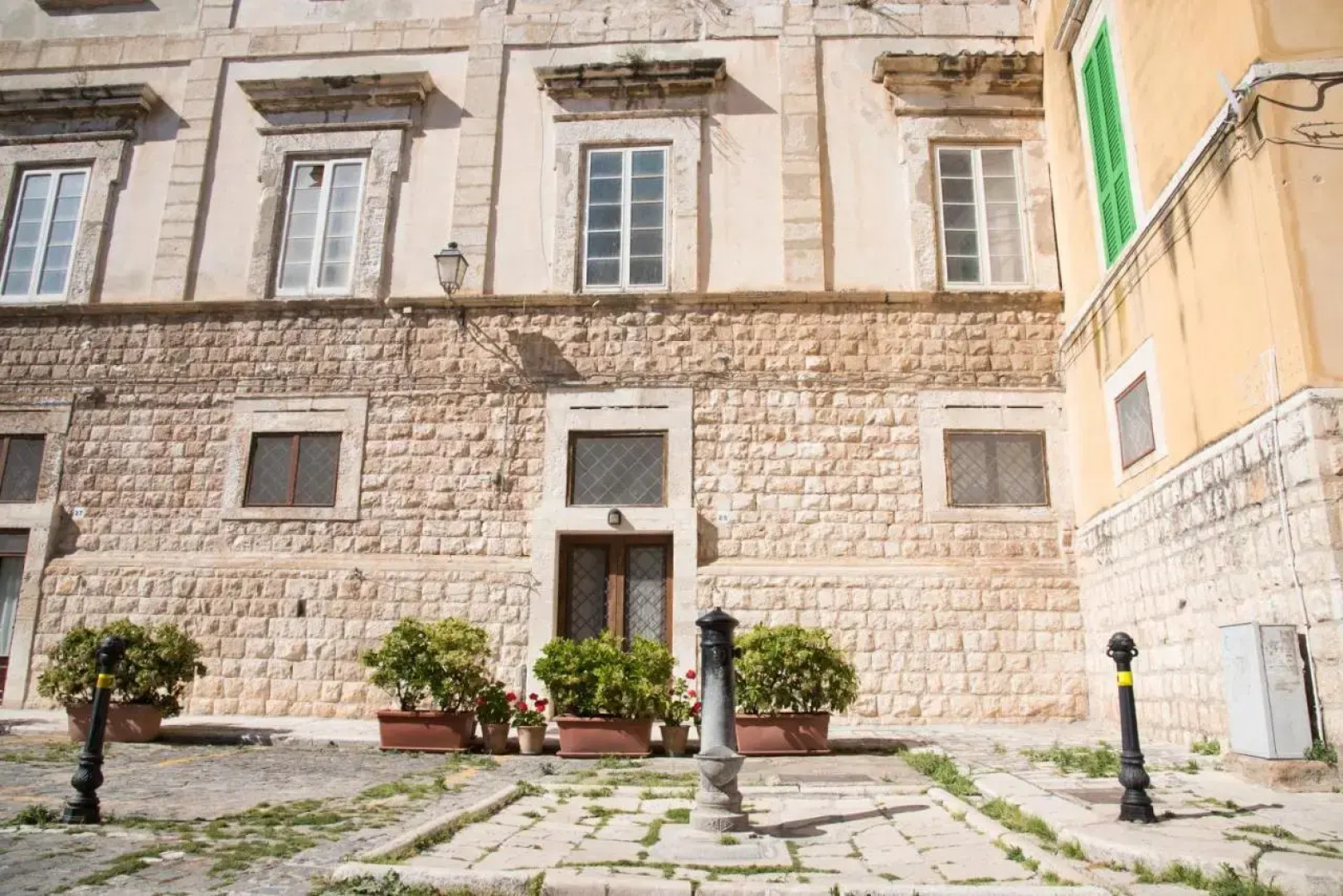 Piazza Duomo - Medieval Puglia's House