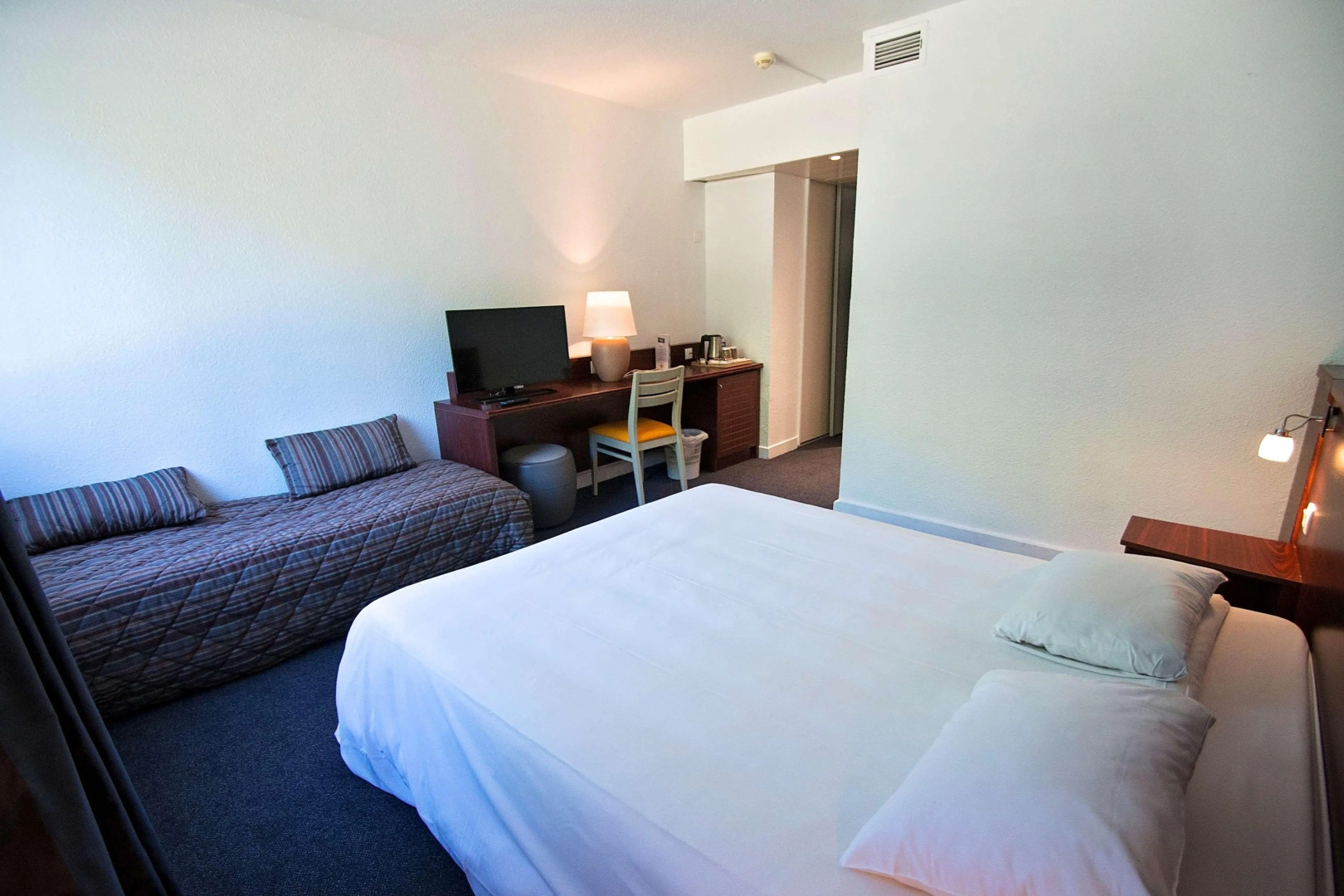 Hotel Kyriad Nemours