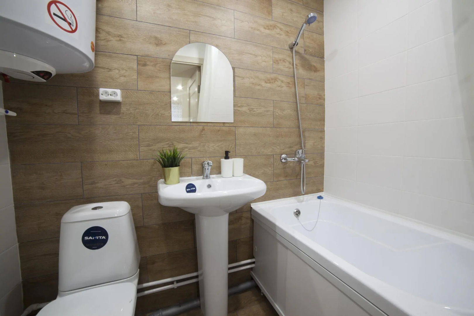 Диван и Чемодан на ул. Серафимовича, 1/4