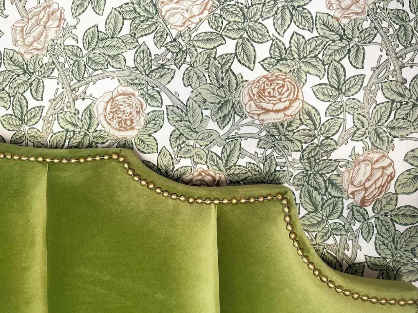 Thames Mansion - River View