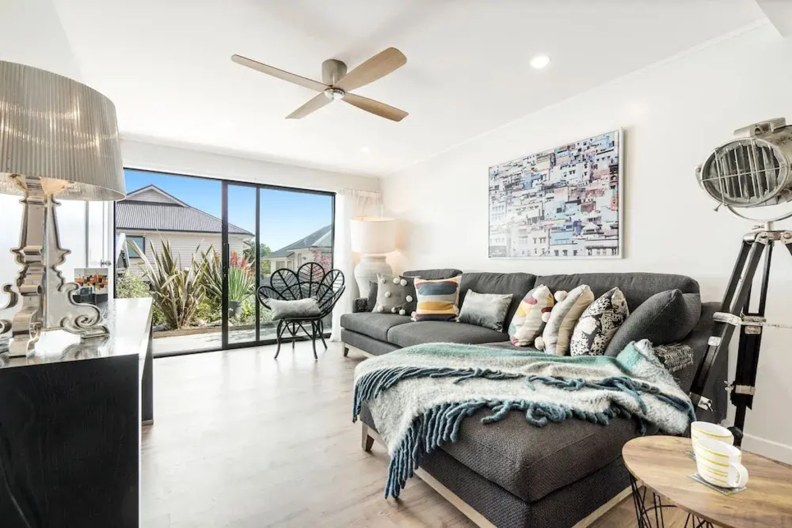 Red Beach Designed Stylish 2 BR Suite