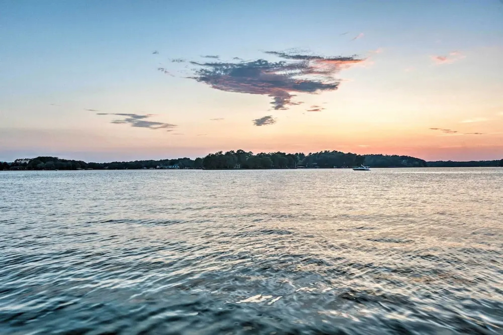 Sunset-view Resort Condo on Lake Hamilton!
