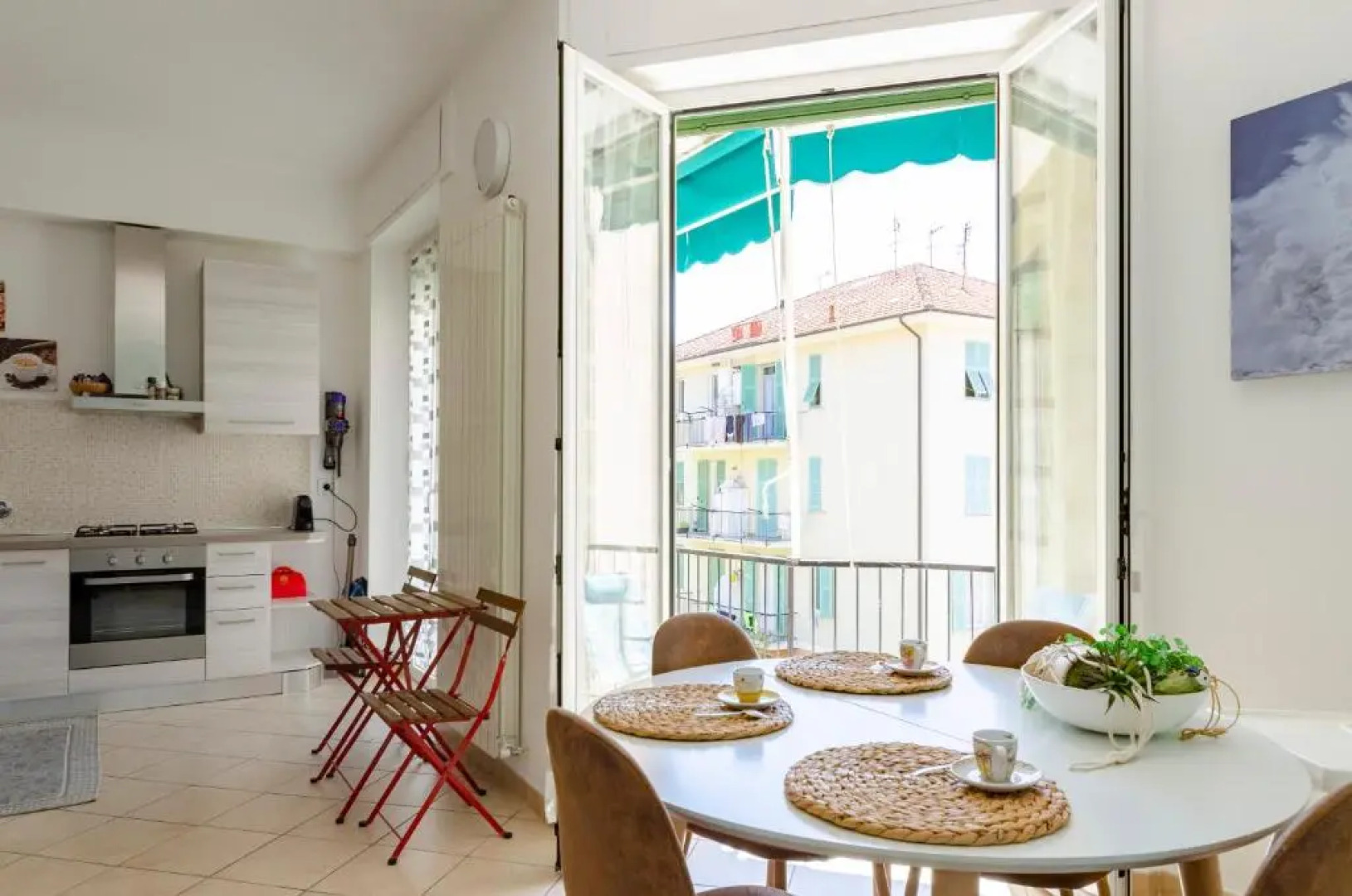 JOIVY Apt For 6, Near Centre, Beach And Train Station