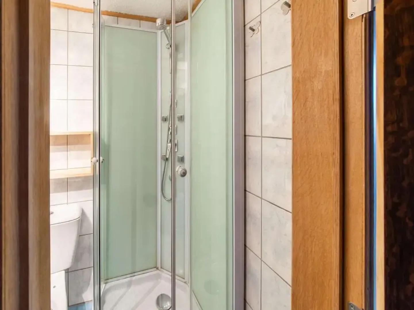 Vacation Home With BBQ Near Hotton