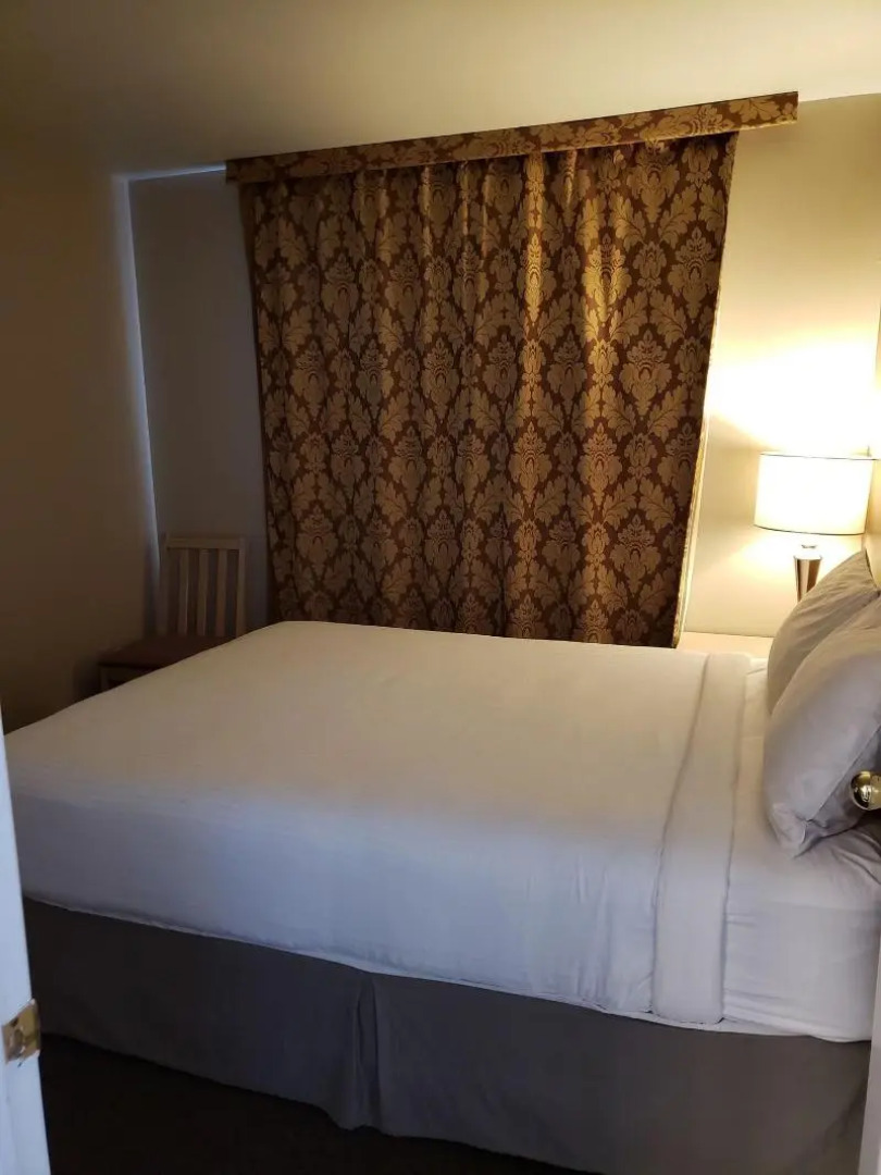 Shemron Suites Hotel