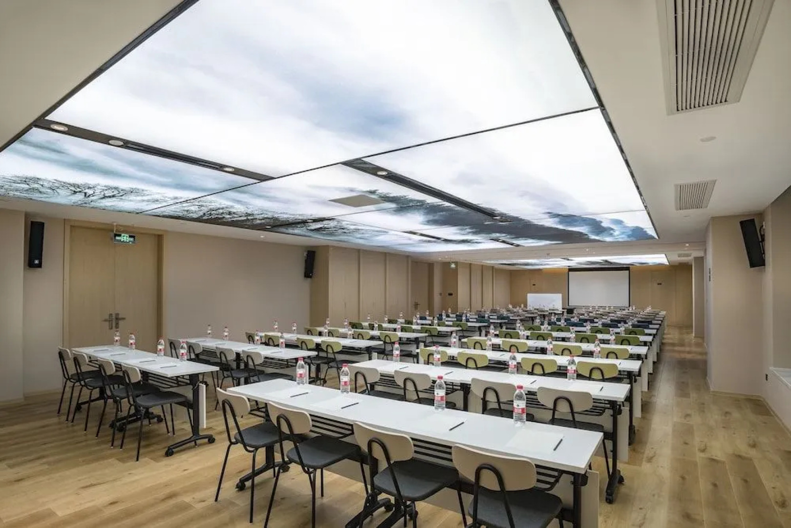 Atour Hotel Swimming Beach Qinglv Road Zhuhai