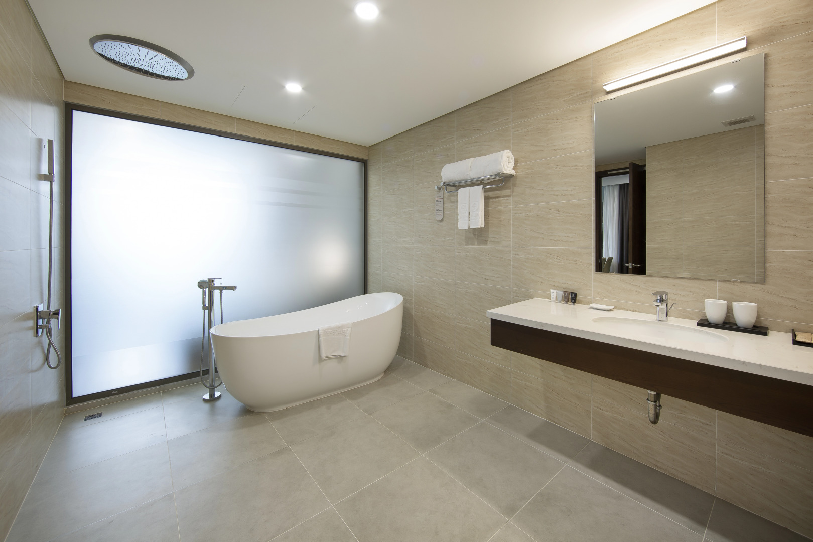 Forest In The Sky - Flamingo Dai Lai