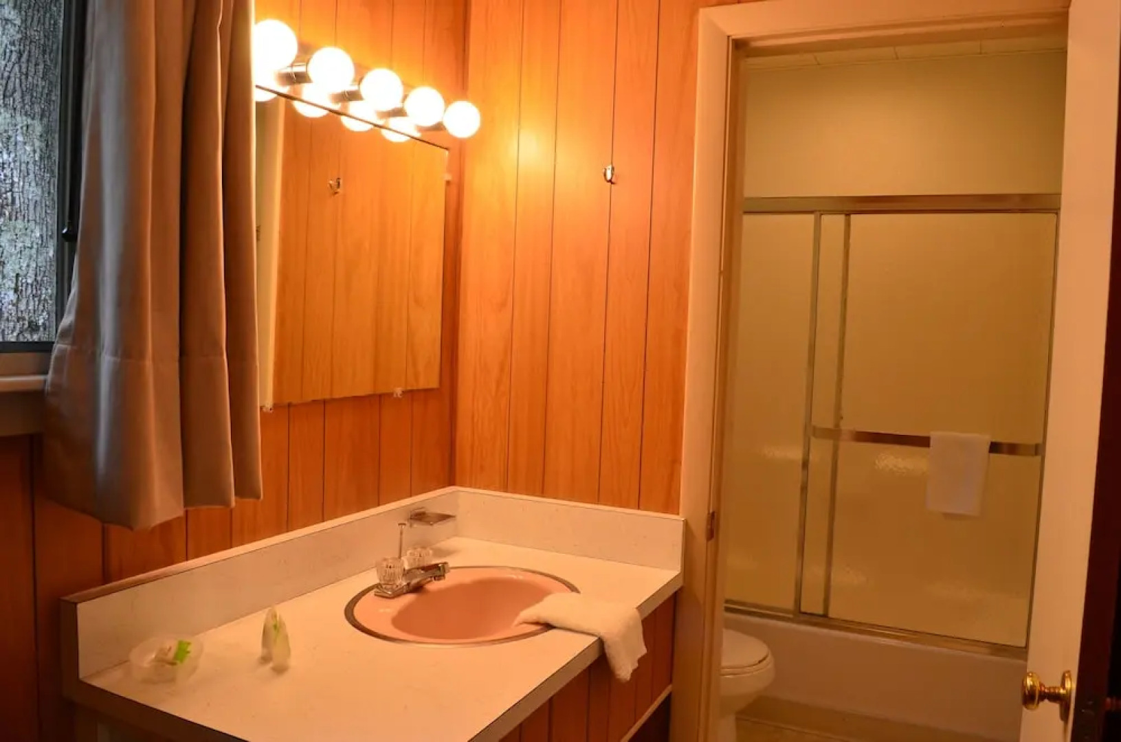 Mount Coolidge Motel