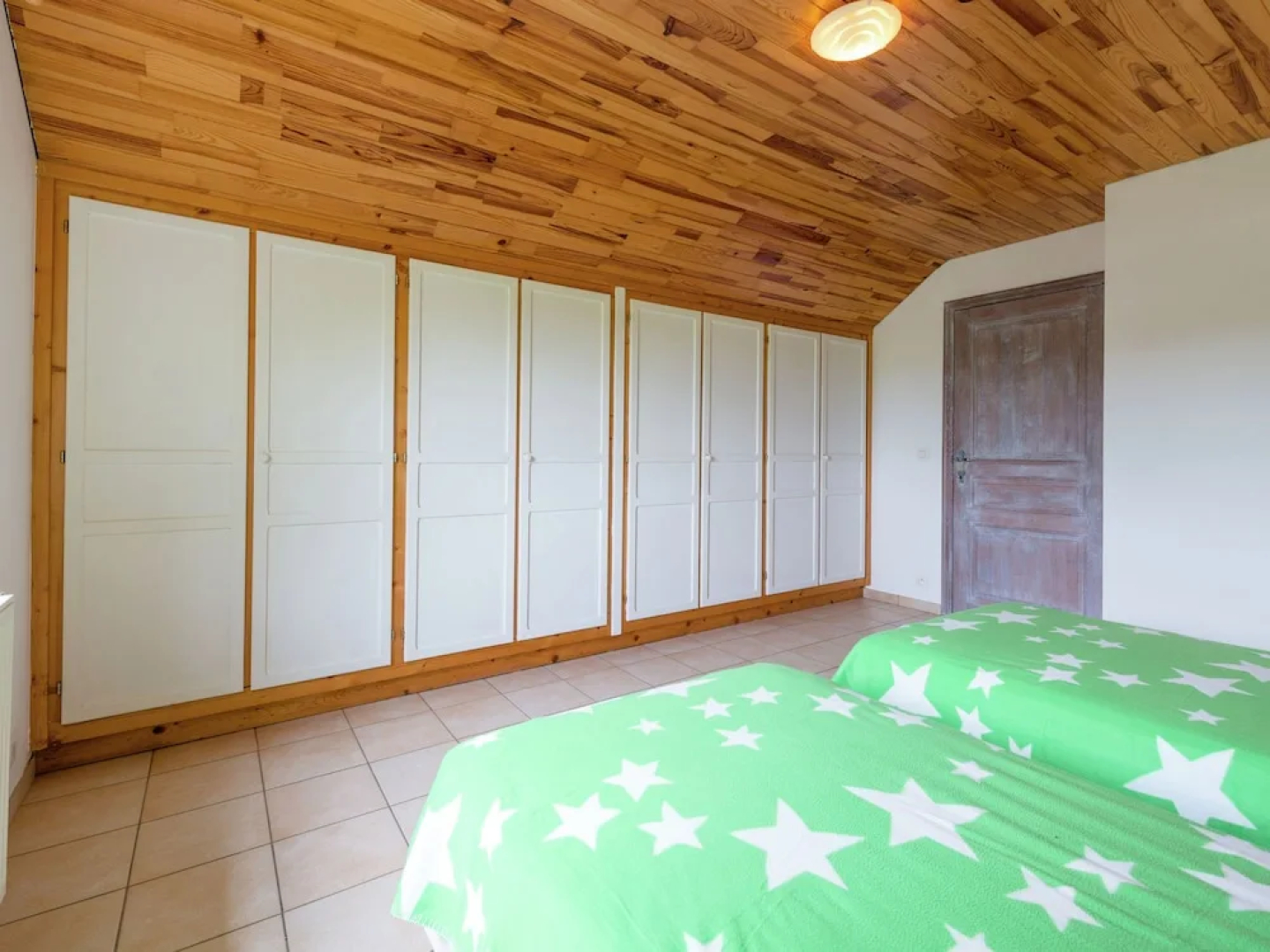 Nice Villa, Renovated 2015, Large Garden, Quiet Location, 10km From Houffalize