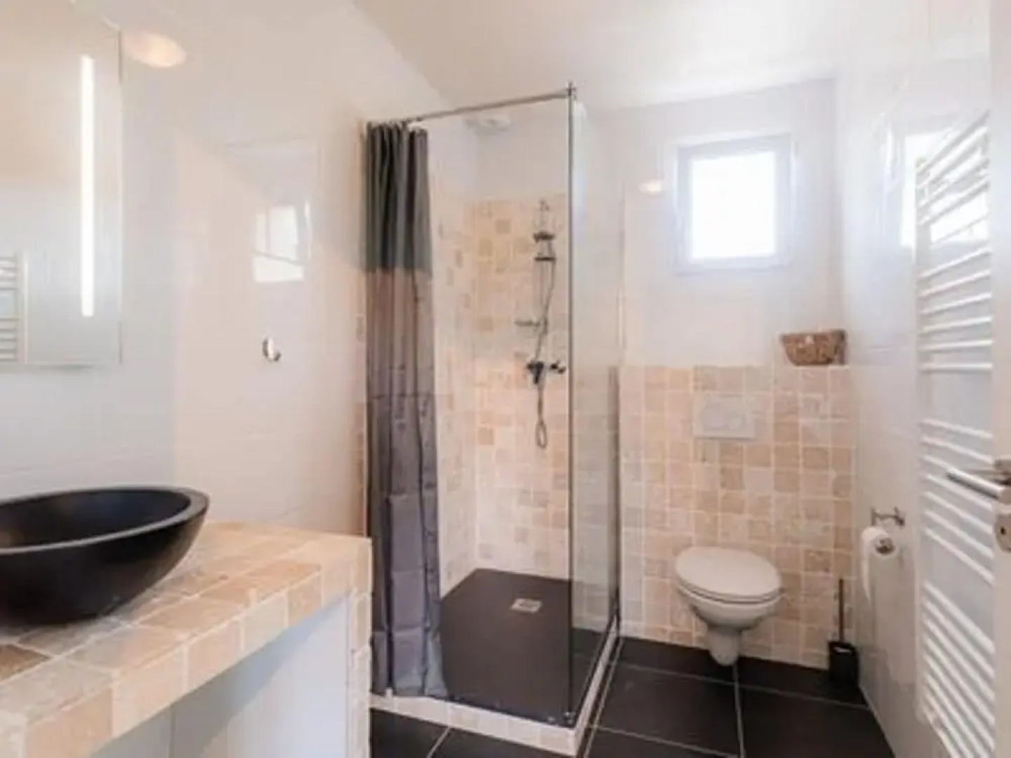 Spacious and Modern Villa With Large Garden and BBQ Area