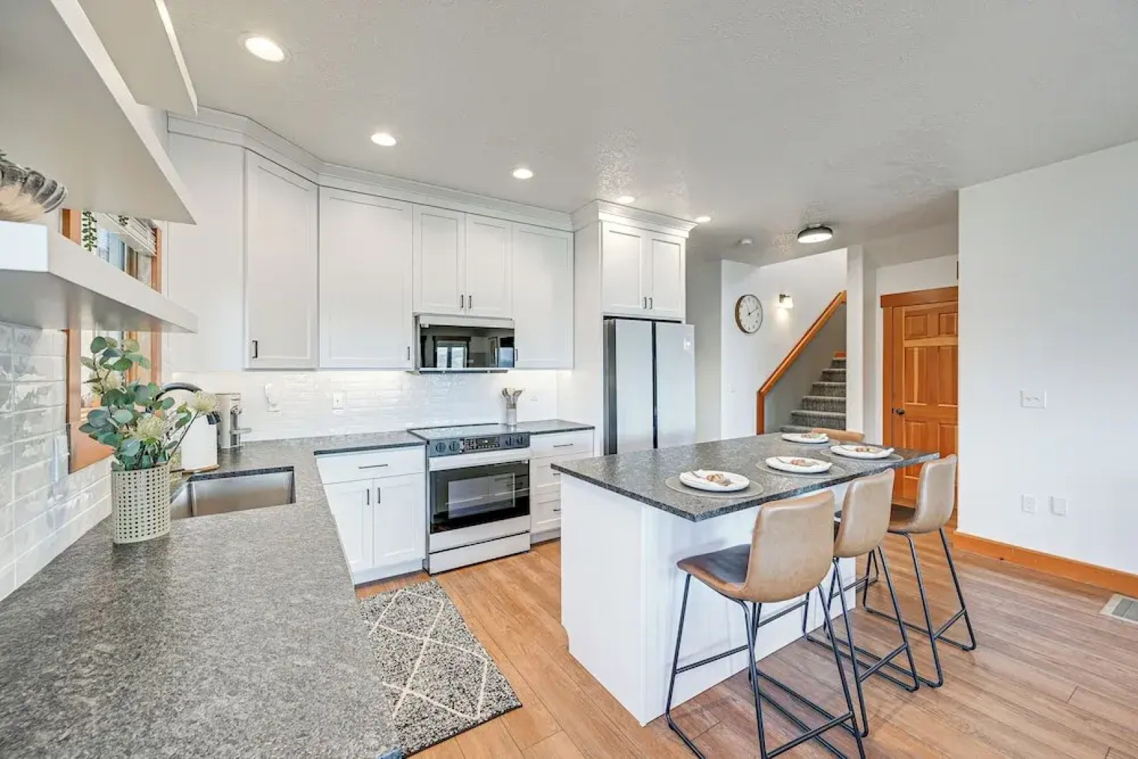 Walk to Flathead Lake: Polson Home w/ Balcony