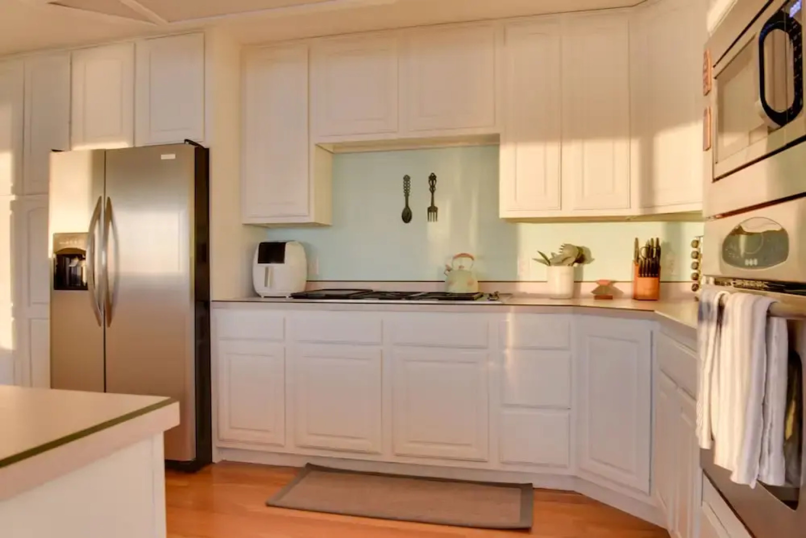 Oceanfront Kenai Villa w/ Fireplace & Deck