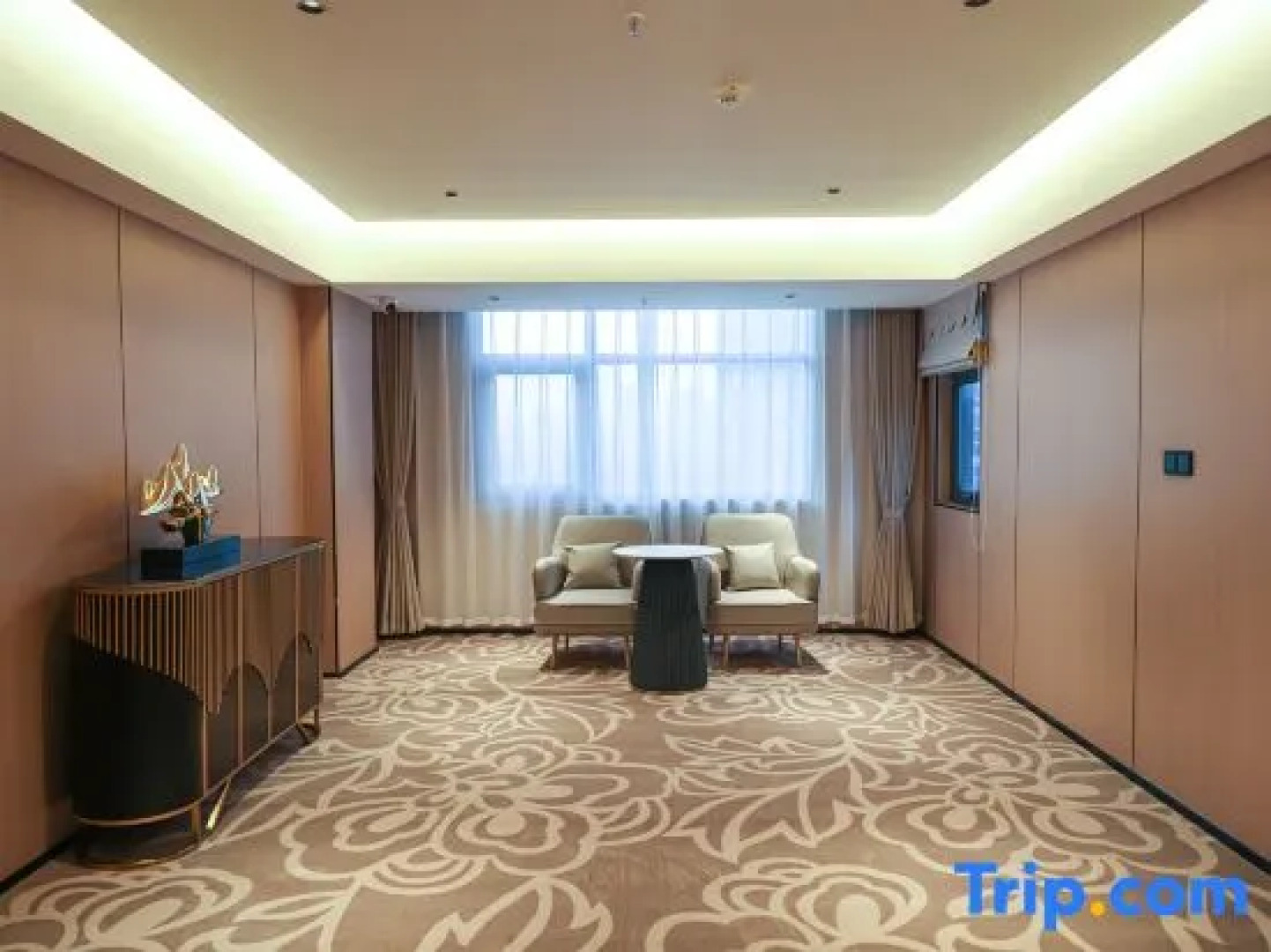 Xiantao Street Hotel