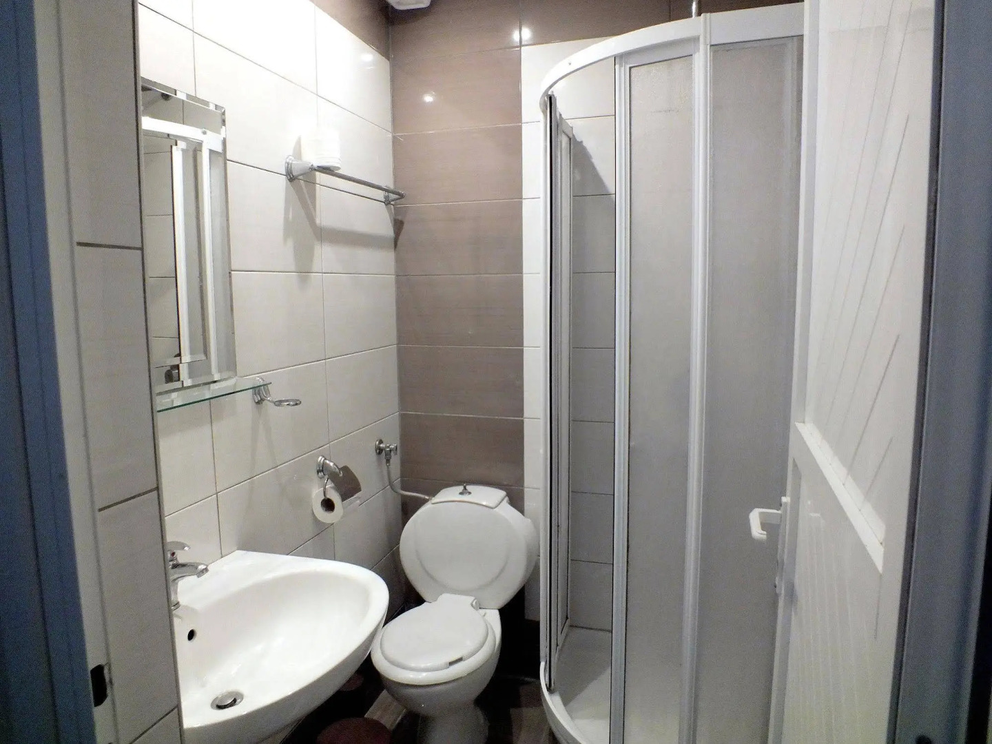 Anny Residences & Suites