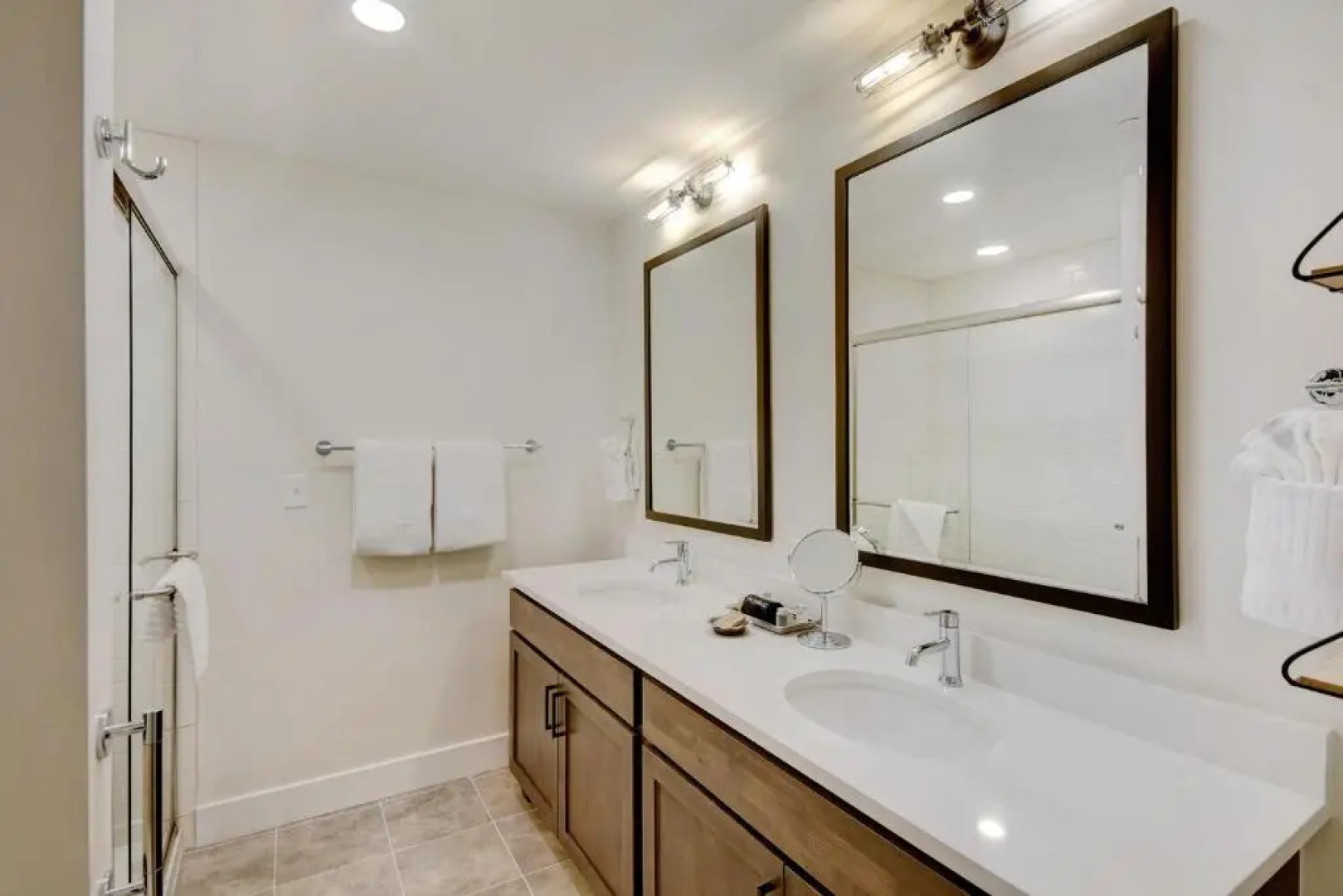 New Luxury Loft #107 Near Resort Huge Hot Tub & Views - FREE Activities & Equipment Rentals Daily