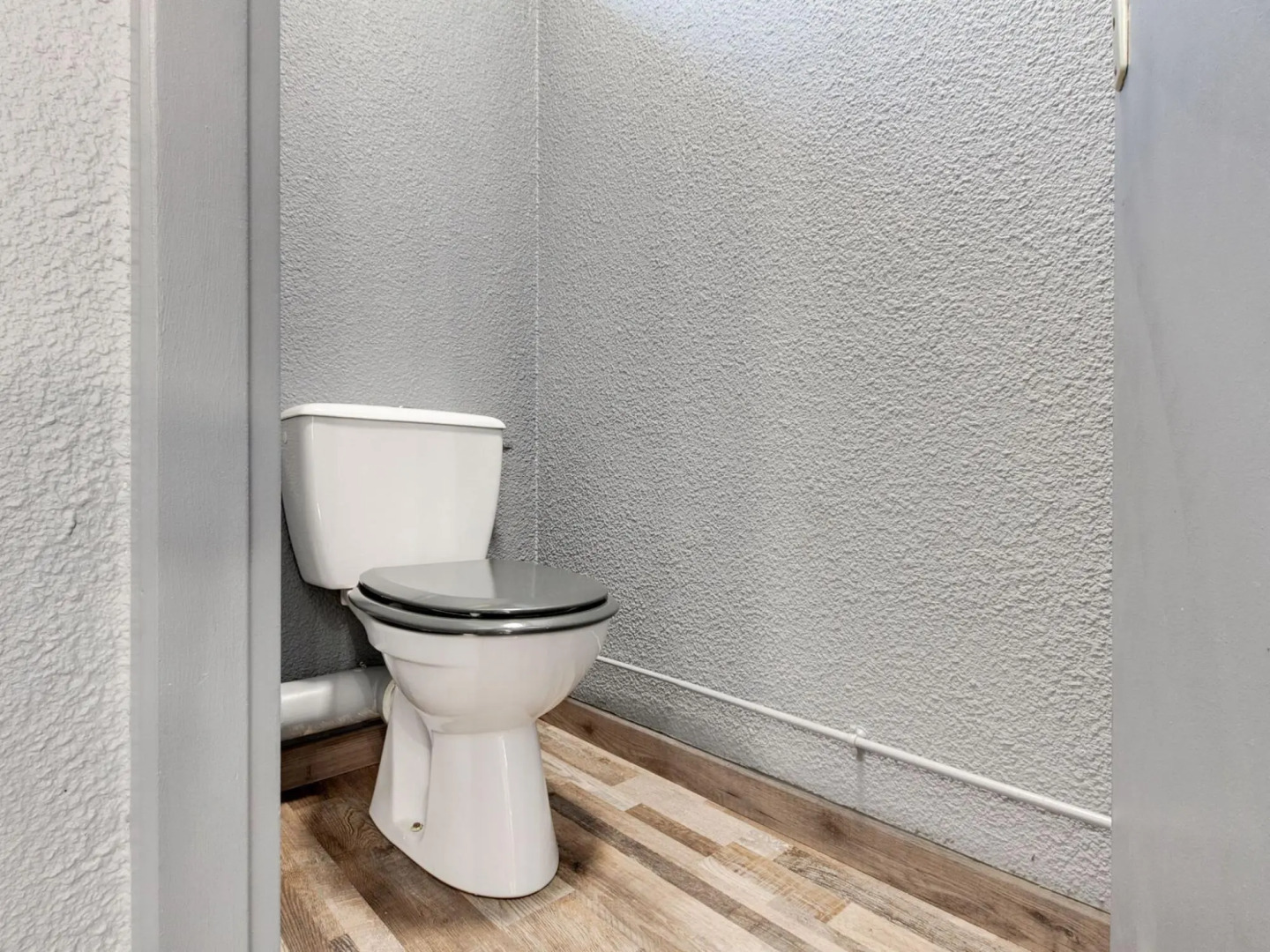 Snug Holiday Home in Signy le Petit with Private Terrace