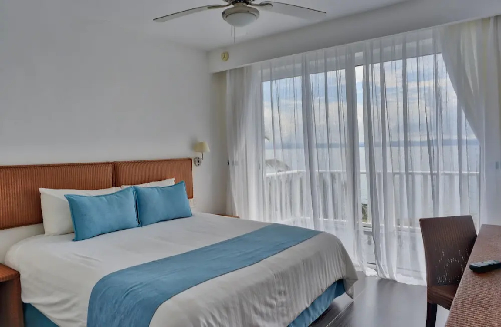 Bluebay Vacation Rentals At Vista Mare