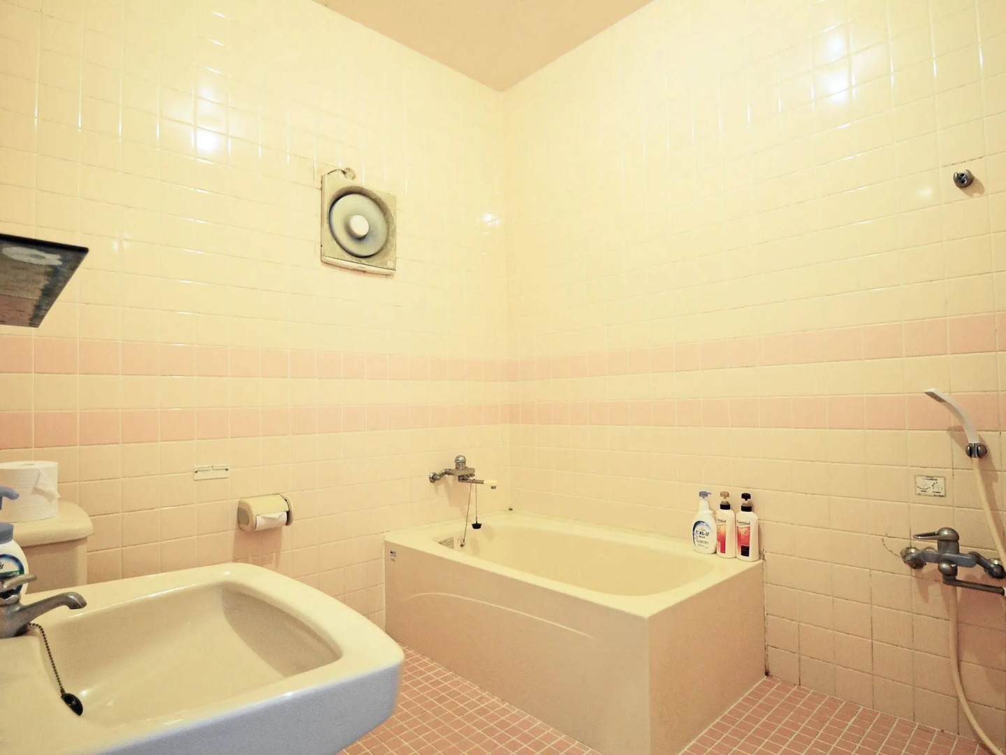 Next Tainment - Hostel