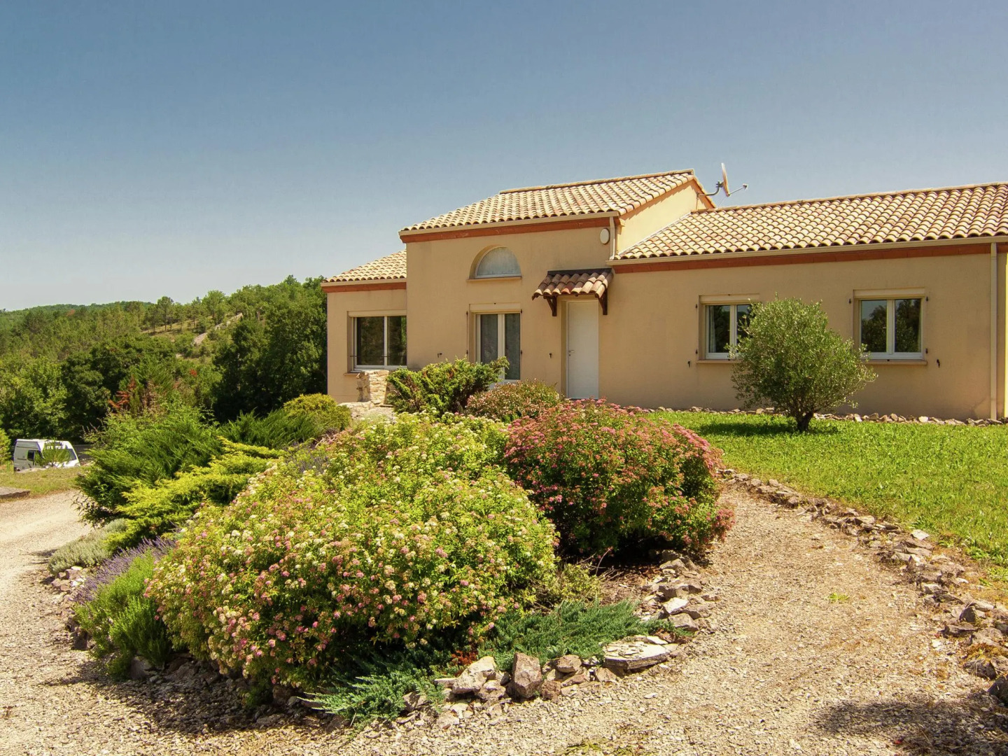 Peaceful Villa in Calamane with Private Swimming Pool