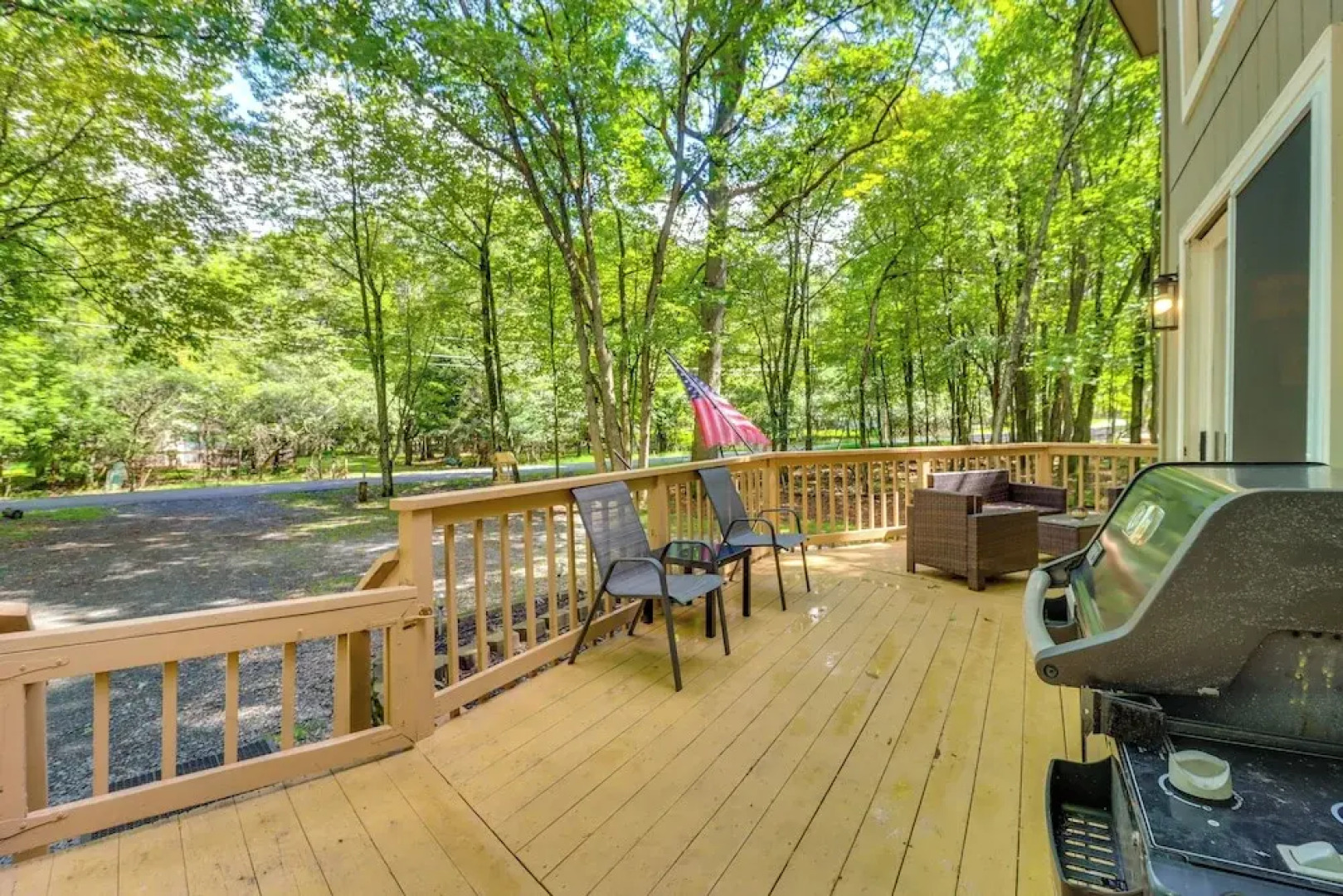 Deck, Fire Pit & Pool Access: Pennsylvania Home!