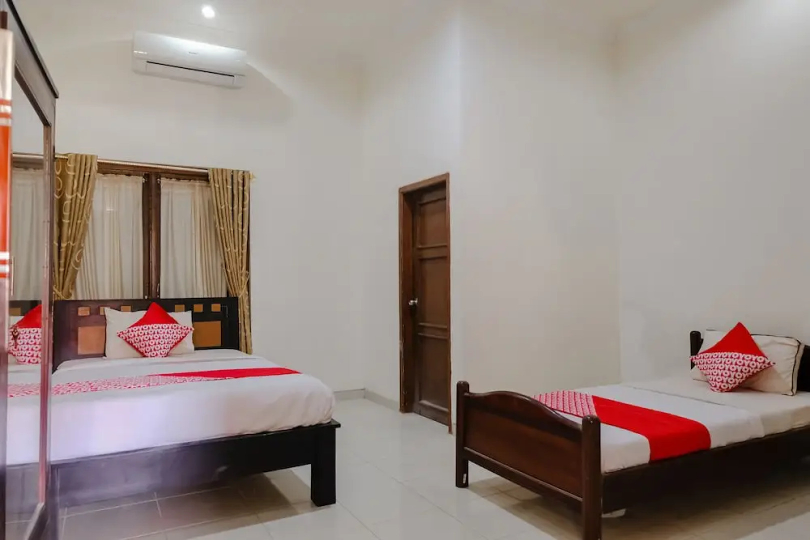 OYO 1190 Ndalem Katong Guest House