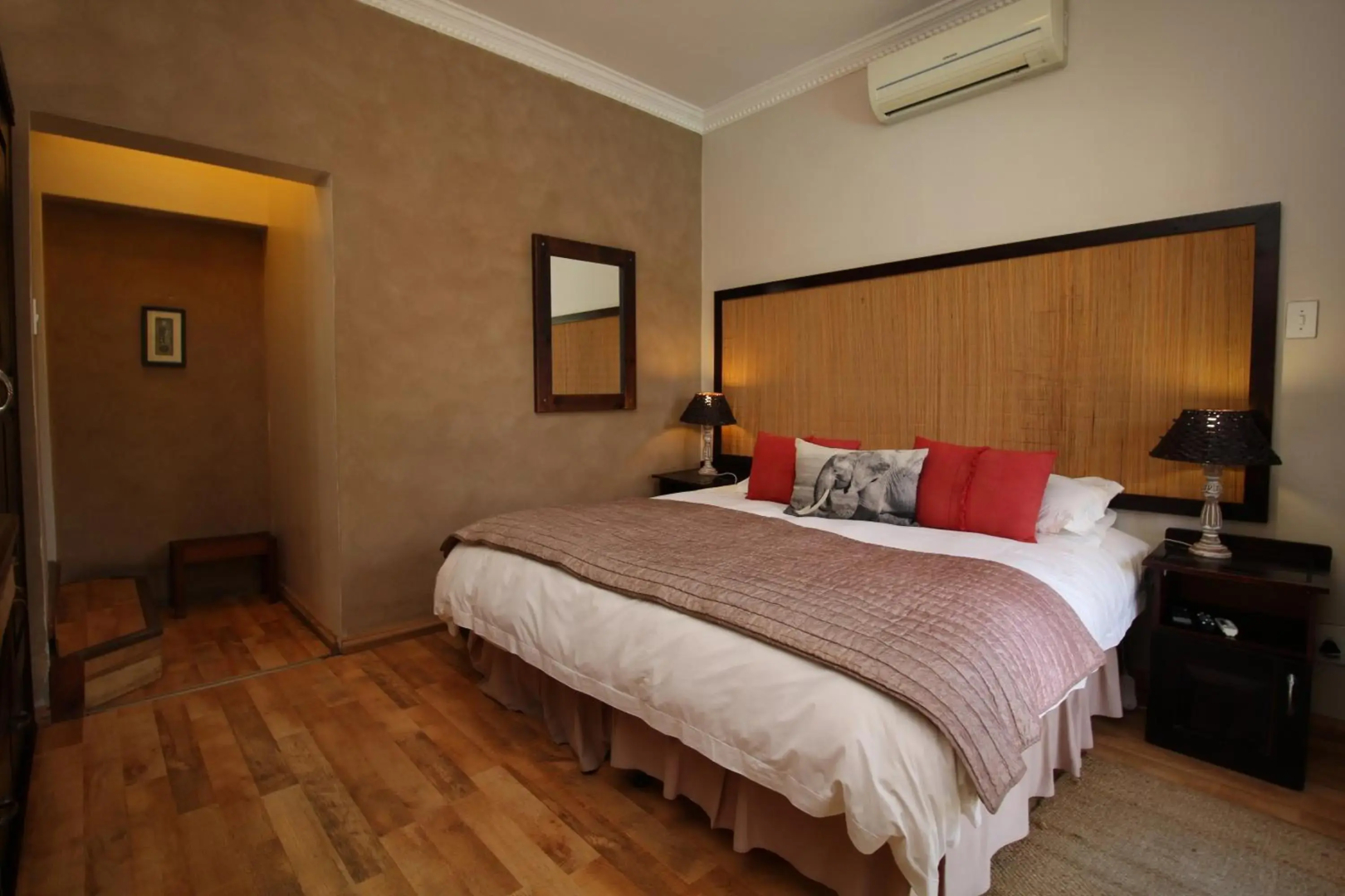 Oak Park Guest House And Conference Centre