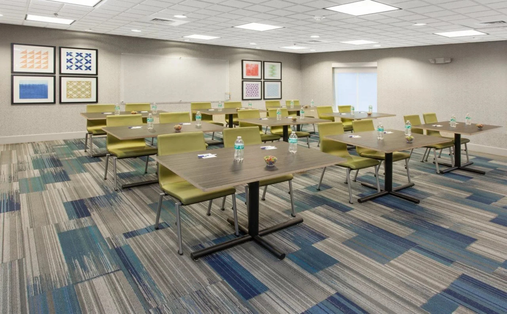 Holiday Inn Express Hotel & Suites, a Lake Zurich-Barrington by IHG