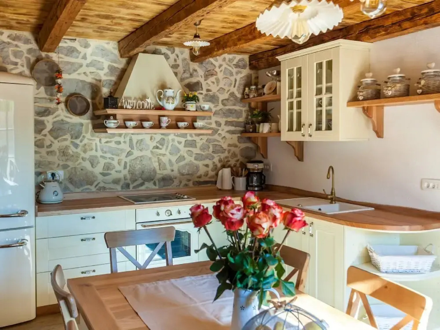 Gorgeous Villa With Private Swimming Pool and Covered Terrace