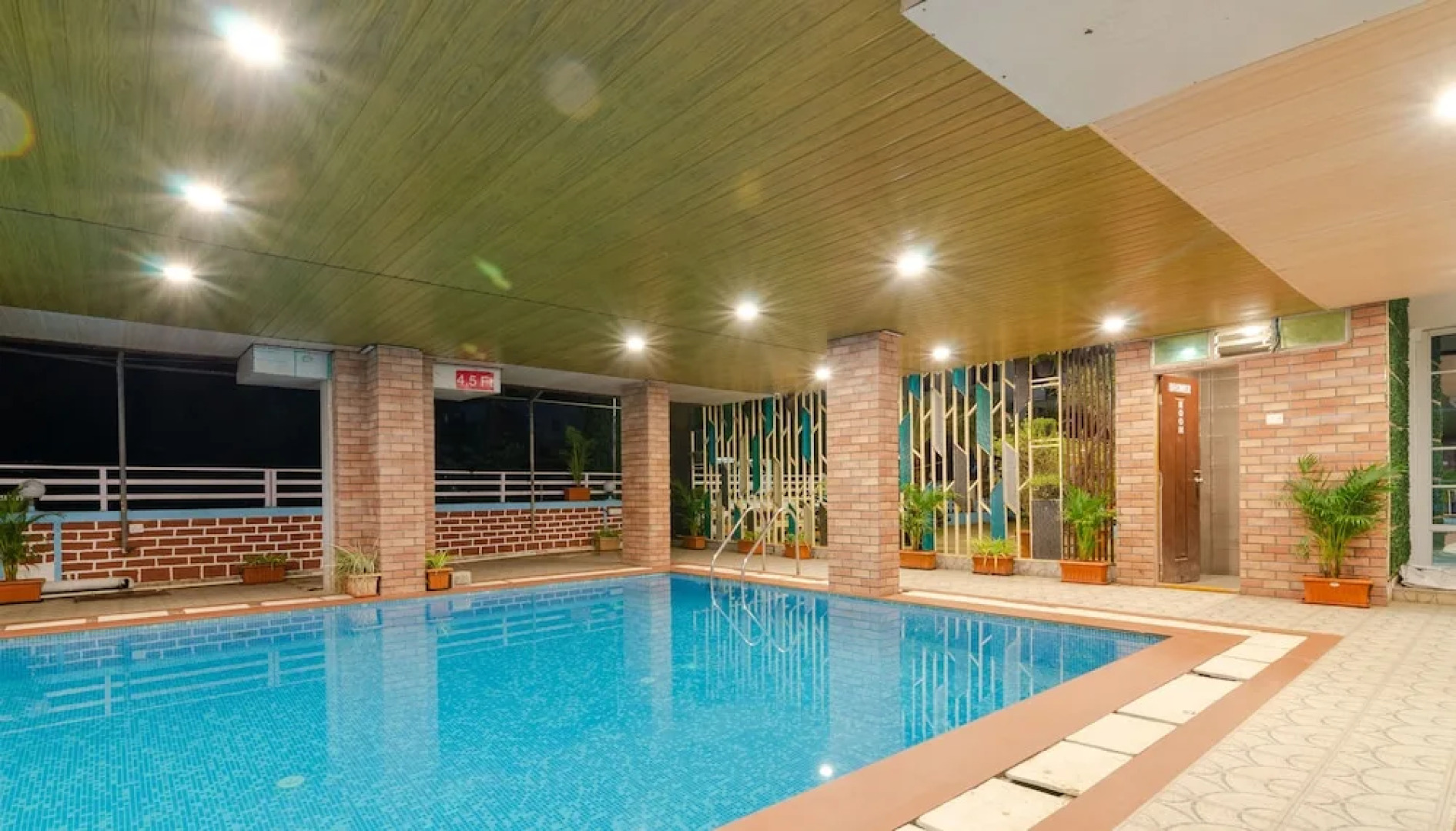 White House Beach Resort